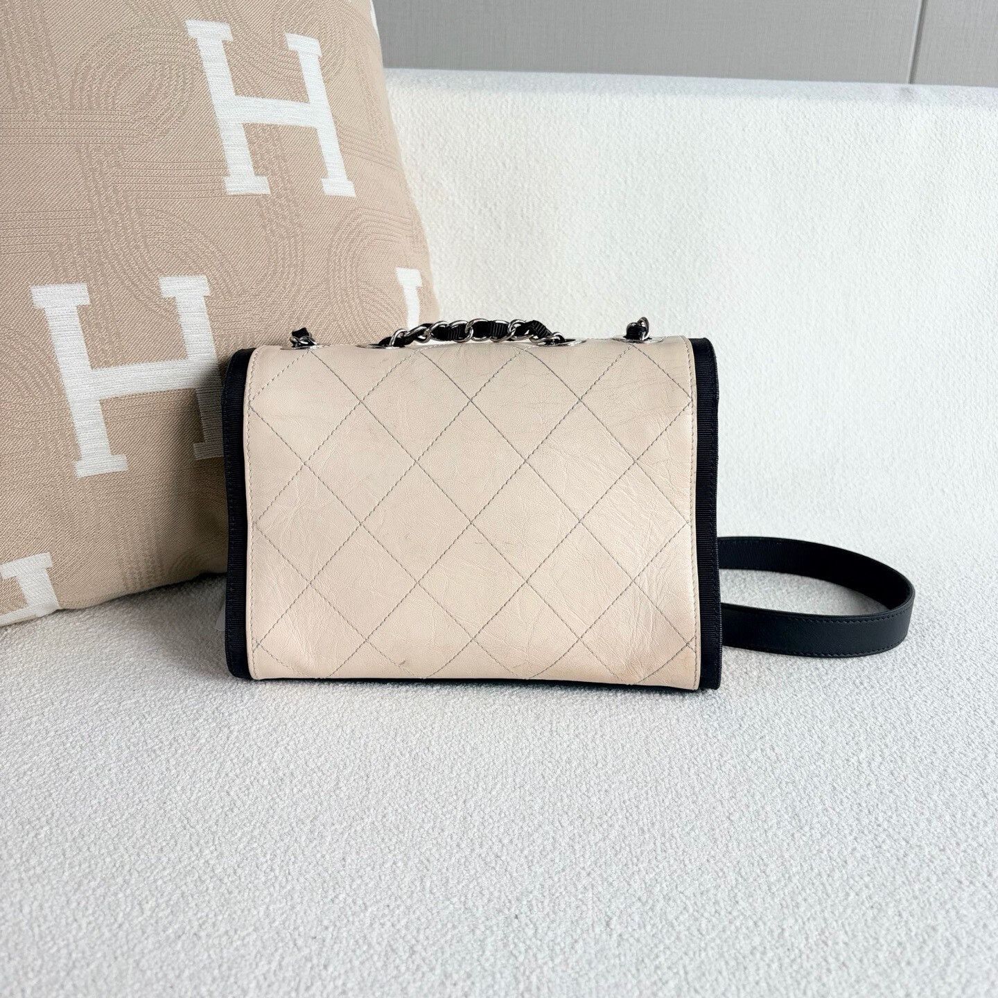 Chanel Pre-loved Bag Very good condition Size ONE SIZE - 3 Thumbnail