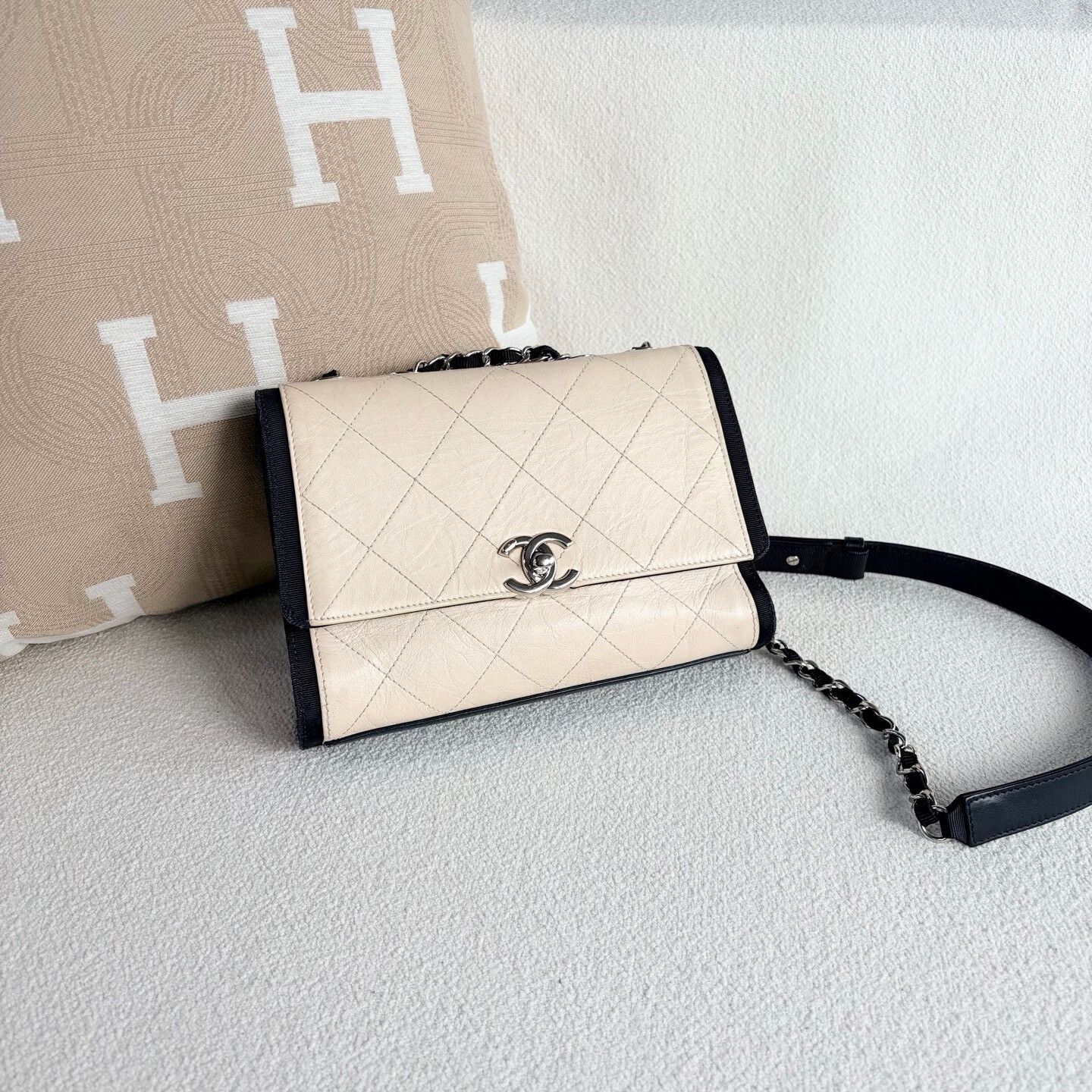 Chanel Pre-loved Bag Very good condition Size ONE SIZE - 6 Thumbnail