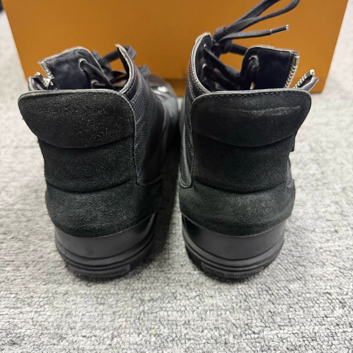 Louis Vuitton Louis Vuitton Leather Black Lowtop Sneakers 5.5 Women Size US 5.5 / IT 35.5 - 4 Thumbnail