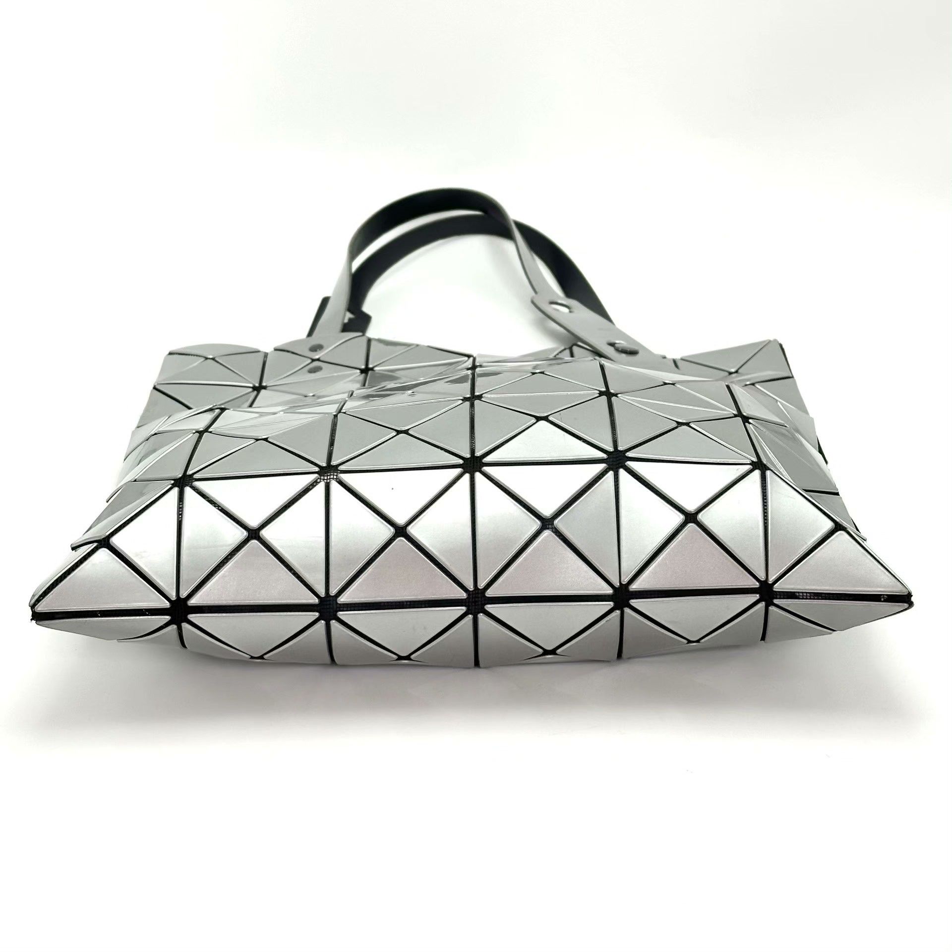 Issey Miyake Pre-loved Bag Very good condition Size ONE SIZE - 5 Thumbnail