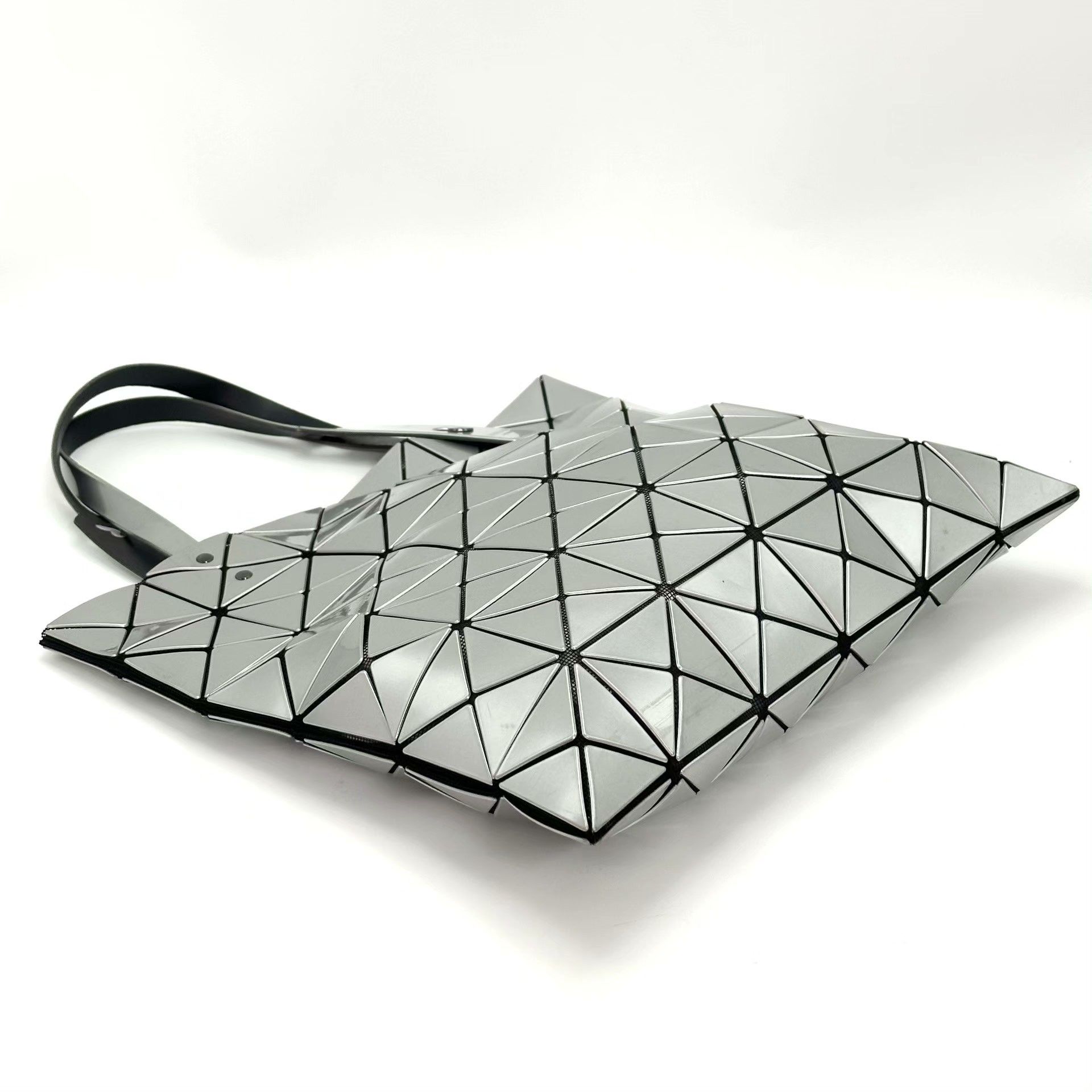Issey Miyake Pre-loved Bag Very good condition Size ONE SIZE - 4 Thumbnail