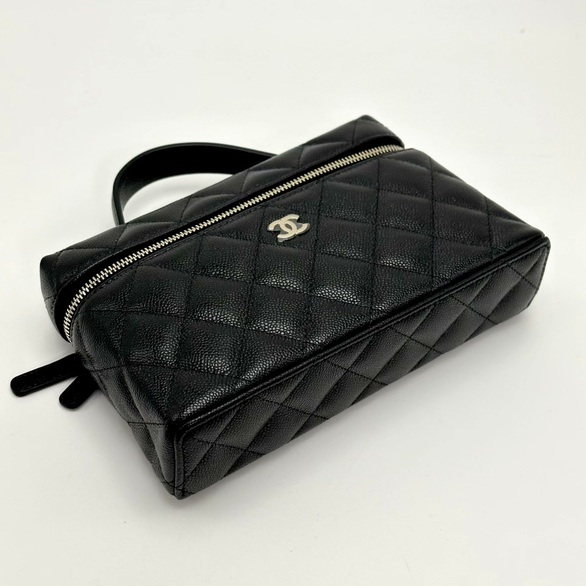 Chanel Pre-loved Bag Very good condition Size ONE SIZE - 4 Thumbnail