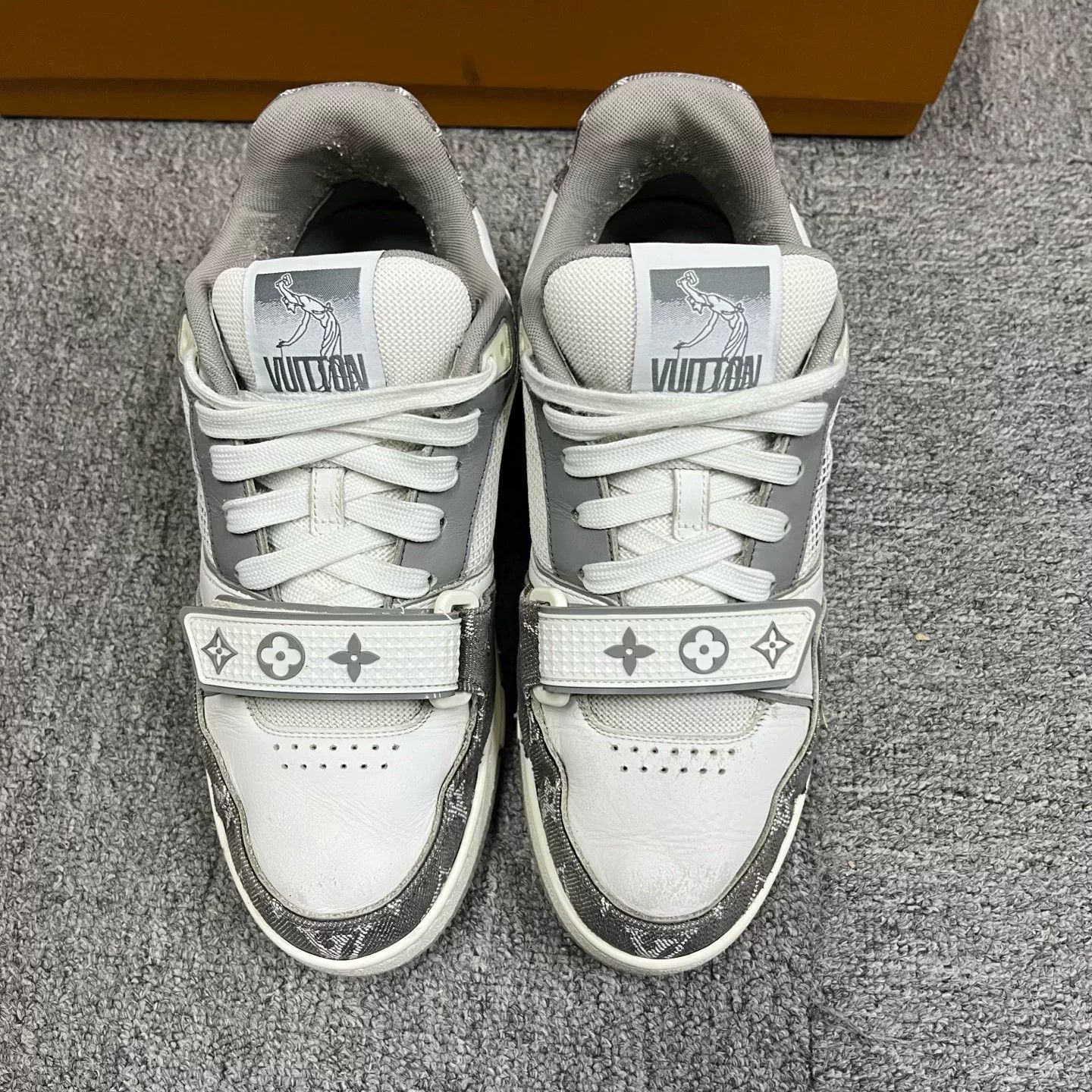 Louis Vuitton Louis Vuitton Leather Black Lowtop Sneakers 5.5 Women Size US 5.5 / IT 35.5 - 3 Thumbnail