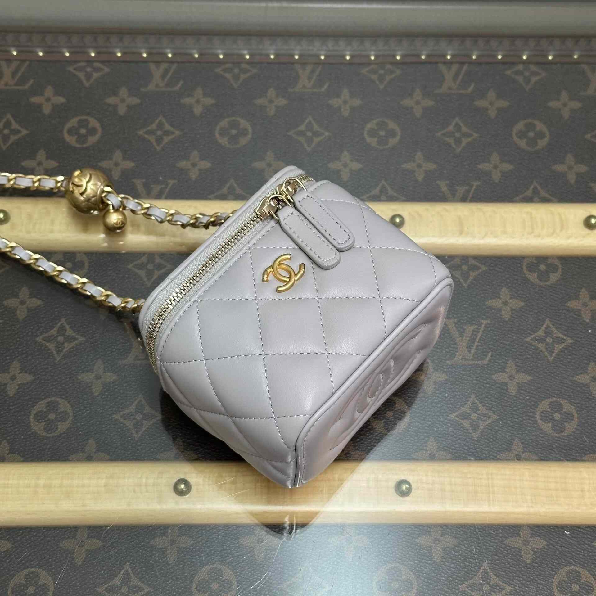 Chanel Pre-loved Bag Very good condition Size ONE SIZE - 2 Thumbnail
