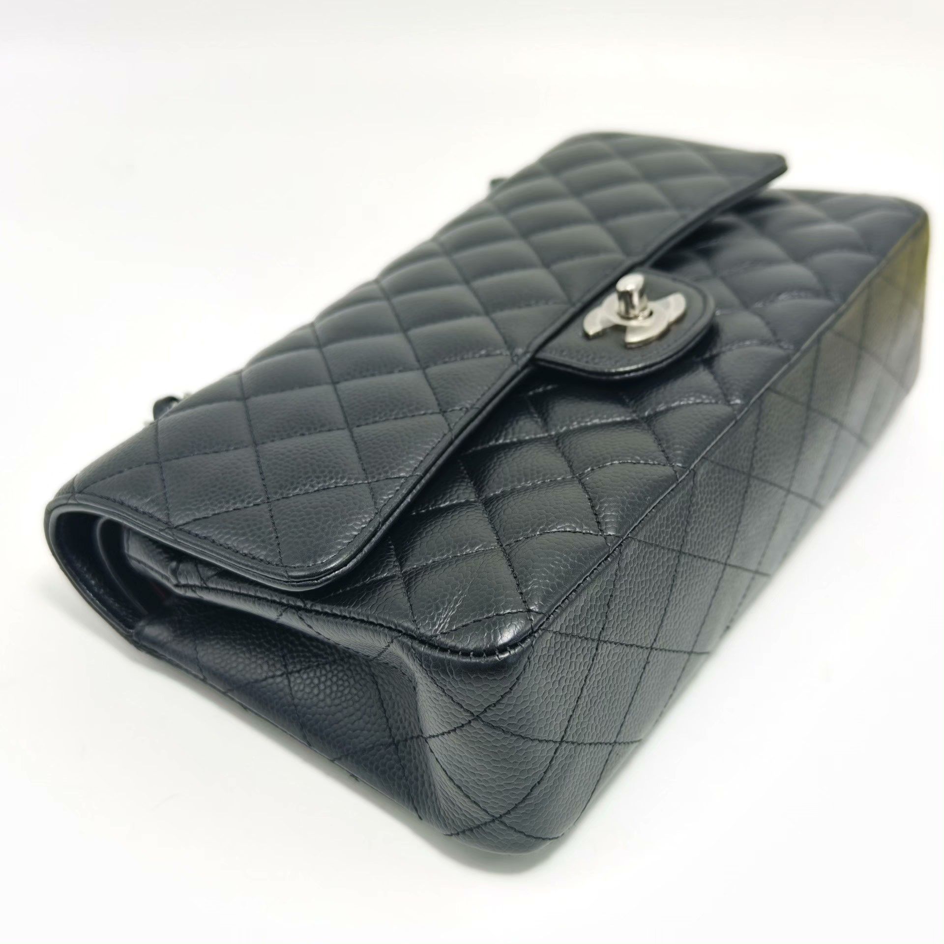 Chanel Pre-loved Bag Very good condition Size ONE SIZE - 3 Thumbnail