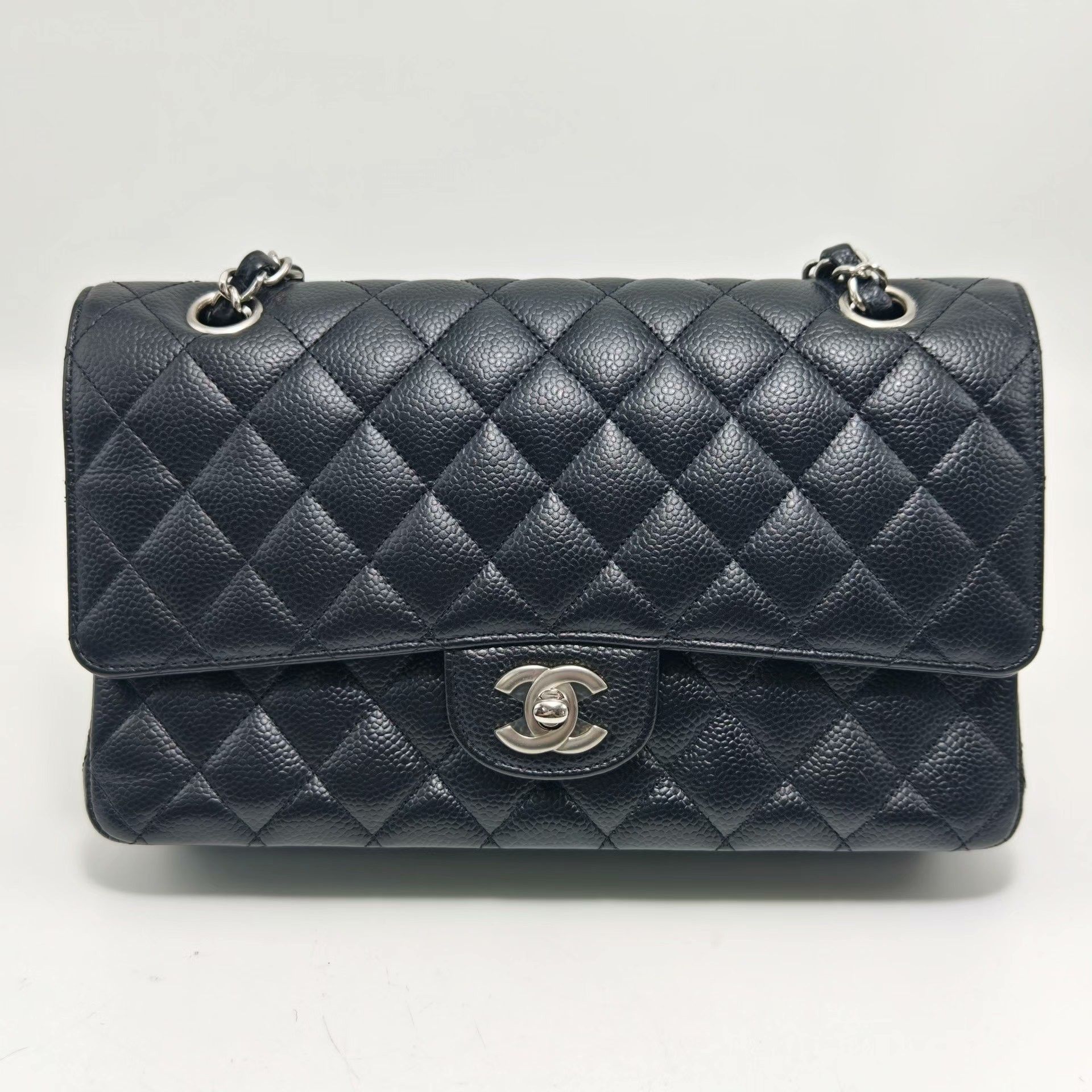 Chanel Pre-loved Bag Very good condition Size ONE SIZE - 2 Thumbnail
