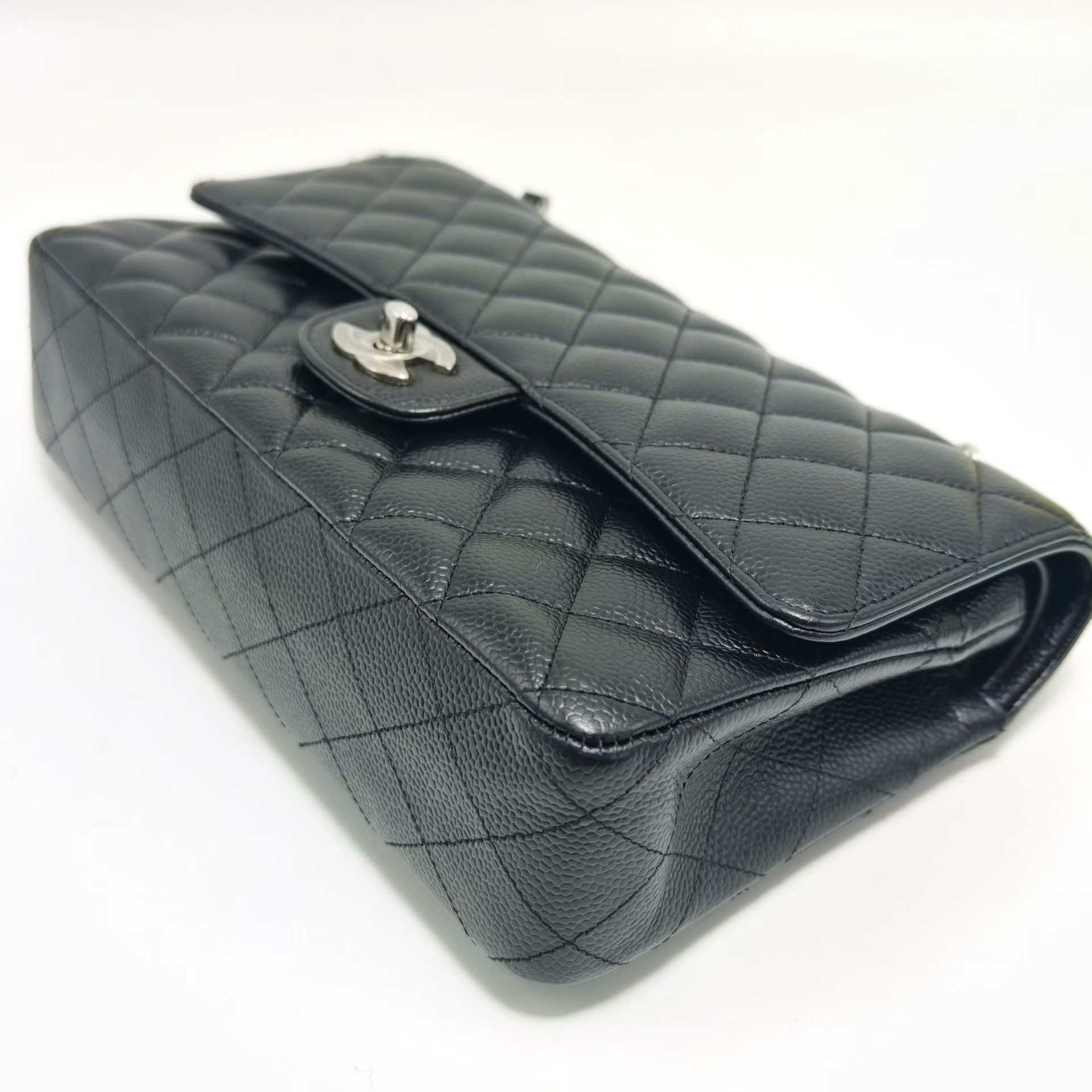 Chanel Pre-loved Bag Very good condition Size ONE SIZE - 4 Thumbnail