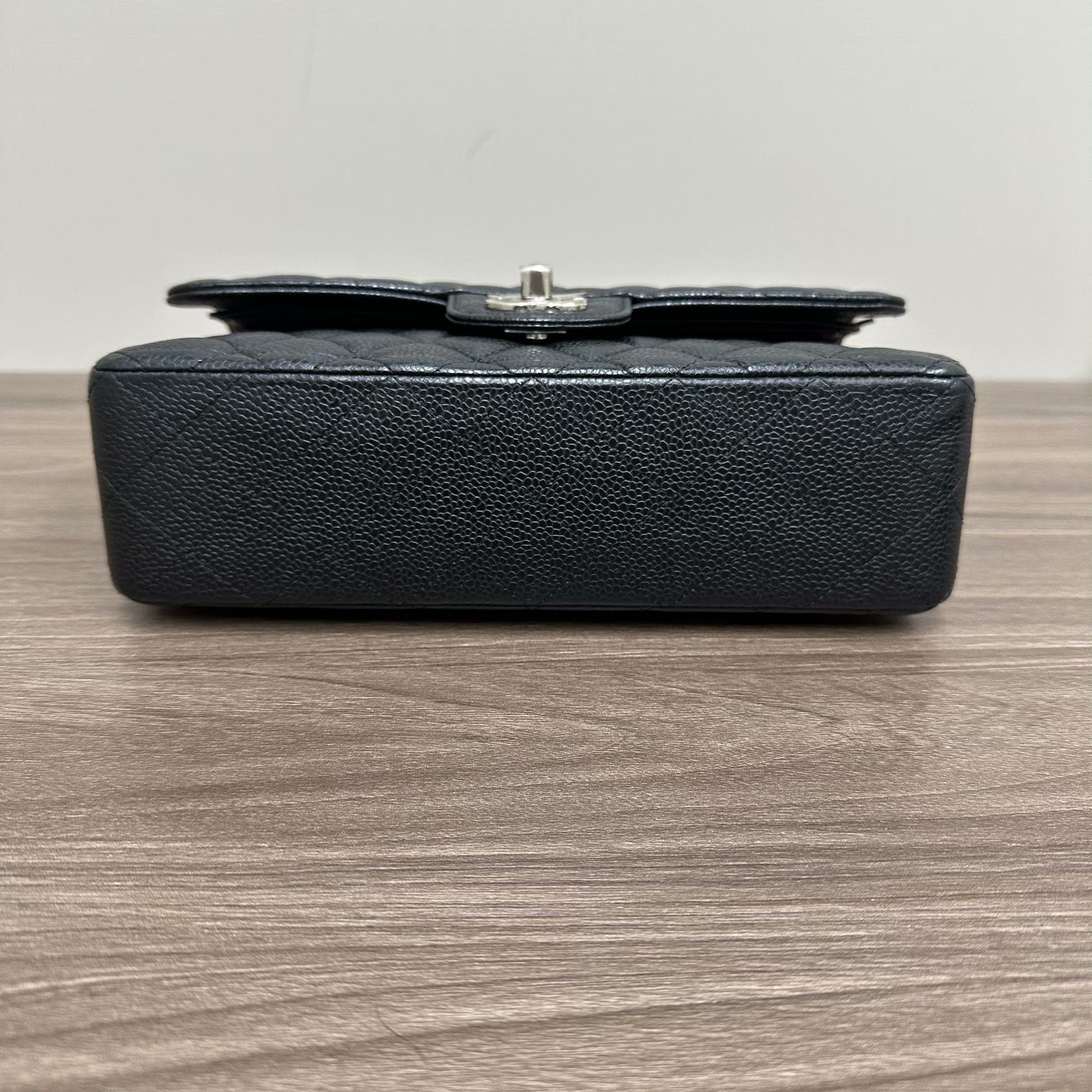 Chanel Pre-loved Bag Very good condition Size ONE SIZE - 5 Thumbnail