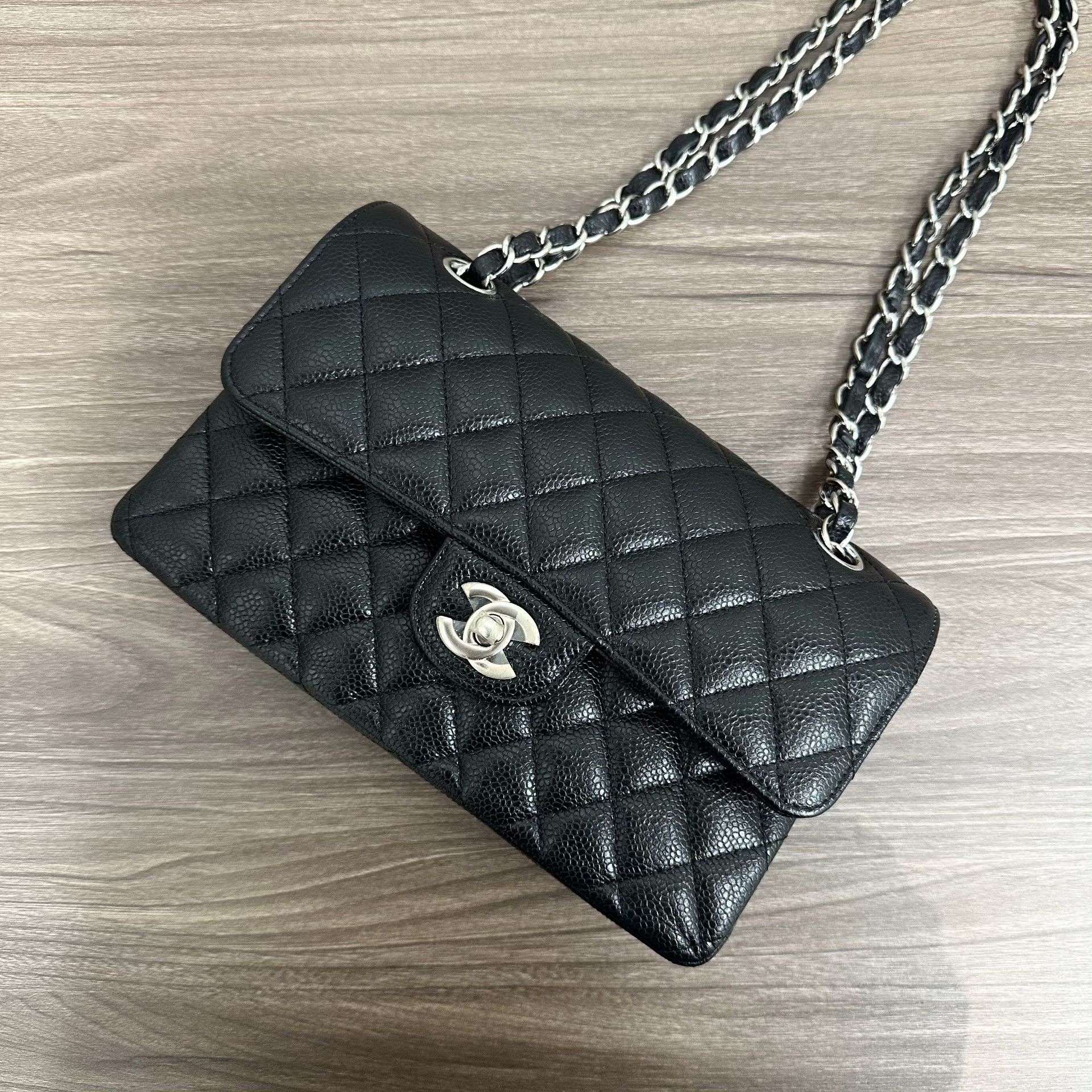 Chanel Pre-loved Bag Very good condition Size ONE SIZE - 4 Thumbnail