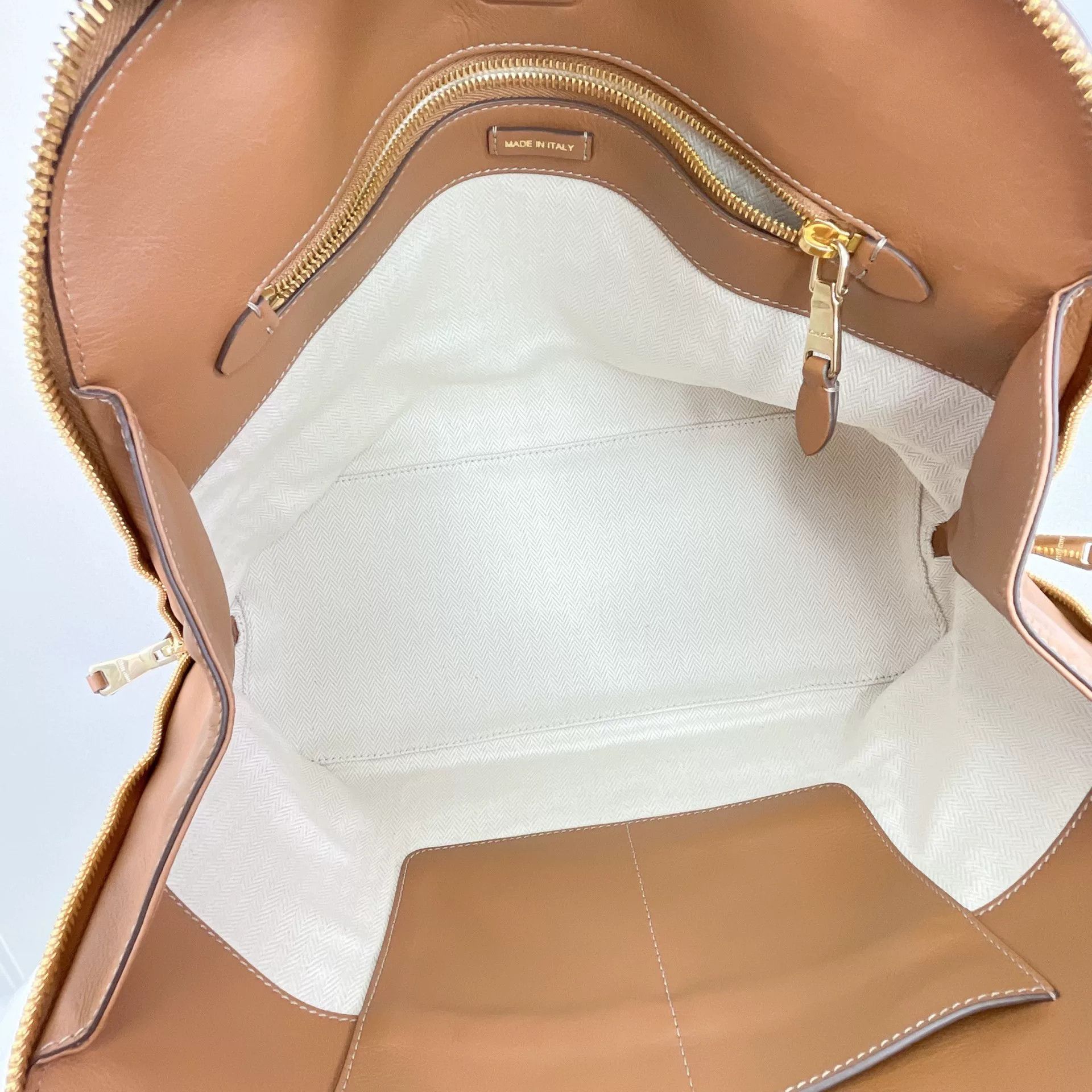 Miu Miu Pre-loved Bag Very good condition Size ONE SIZE - 7 Thumbnail