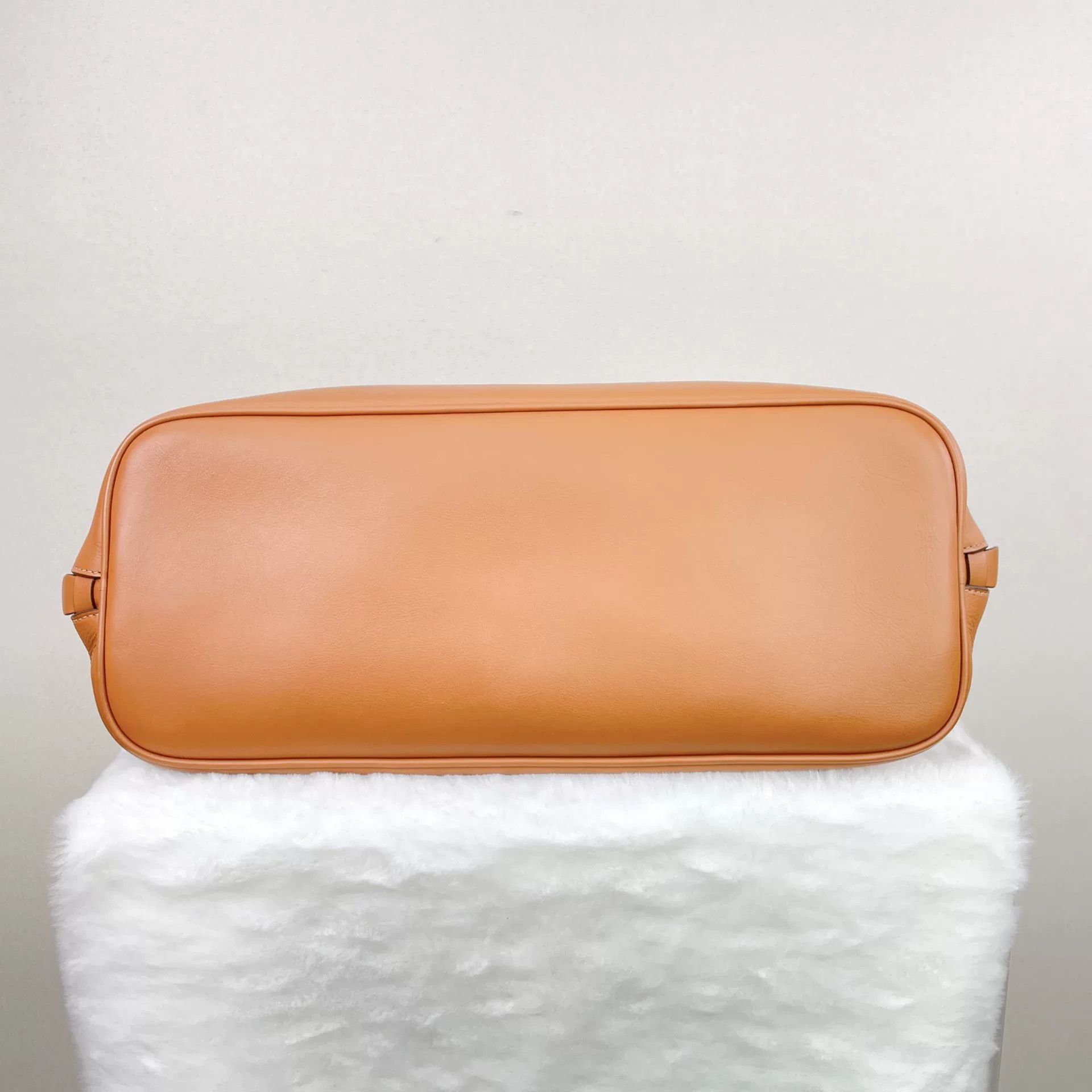 Miu Miu Pre-loved Bag Very good condition Size ONE SIZE - 4 Thumbnail