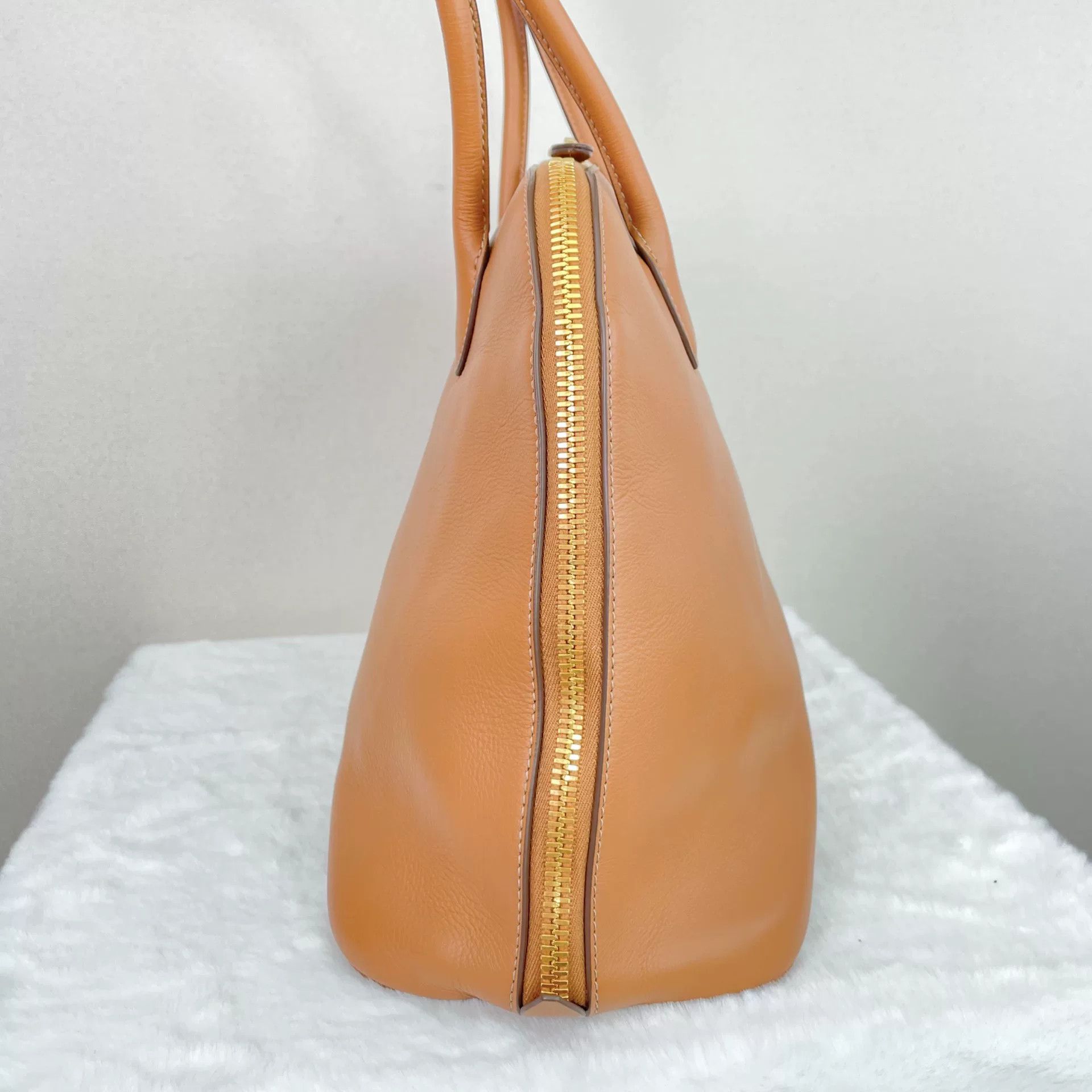Miu Miu Pre-loved Bag Very good condition Size ONE SIZE - 3 Thumbnail