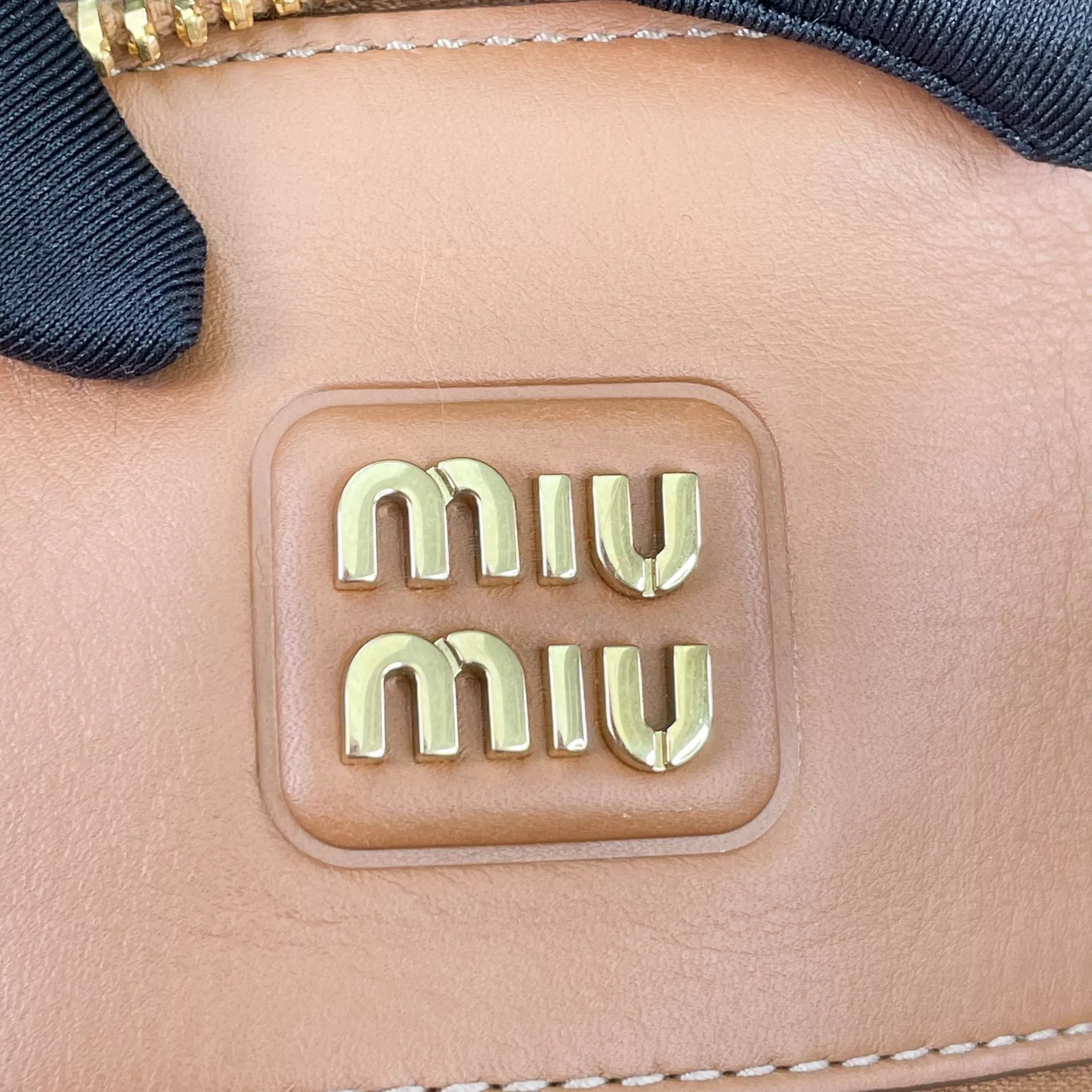 Miu Miu Pre-loved Bag Very good condition Size ONE SIZE - 8 Thumbnail