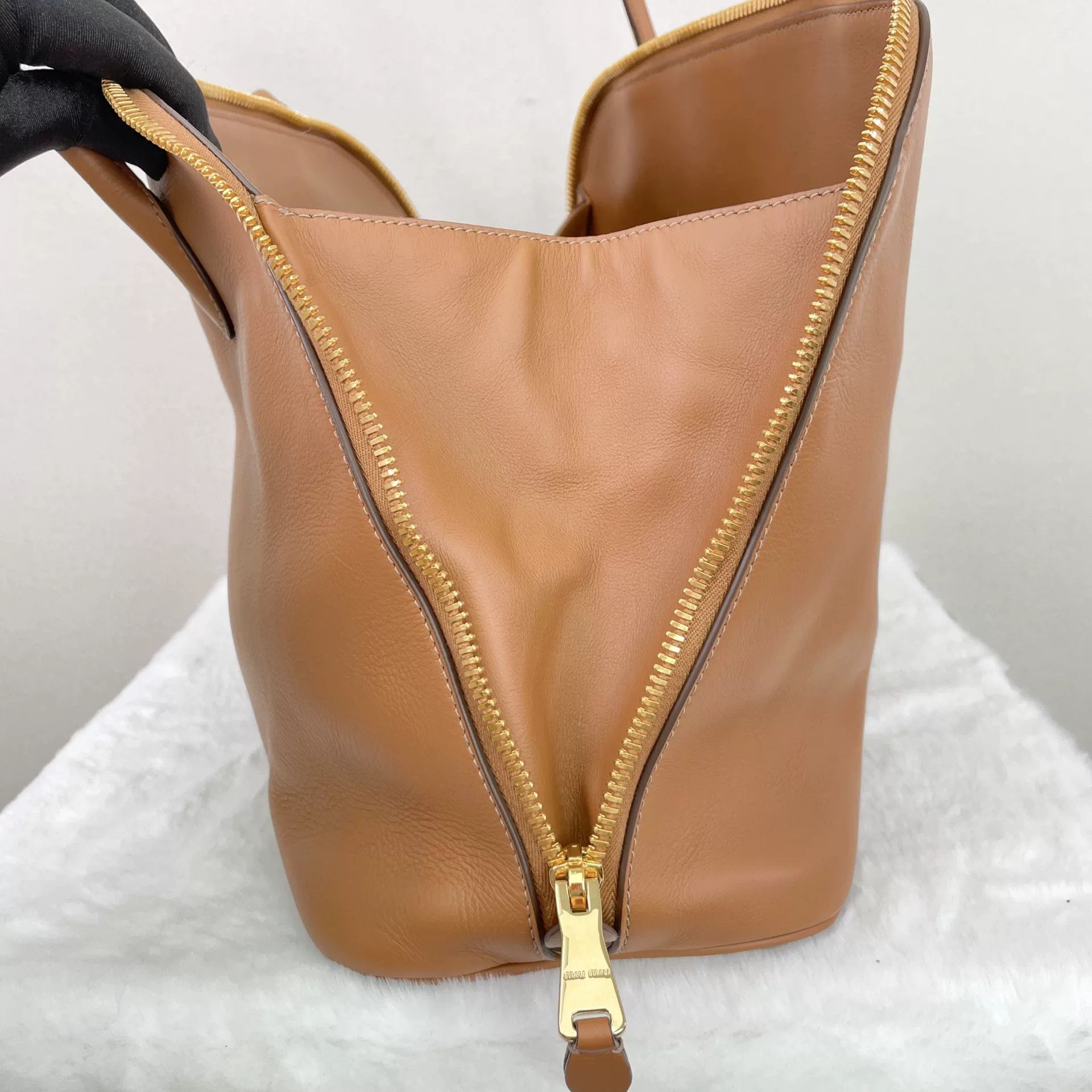 Miu Miu Pre-loved Bag Very good condition Size ONE SIZE - 6 Thumbnail