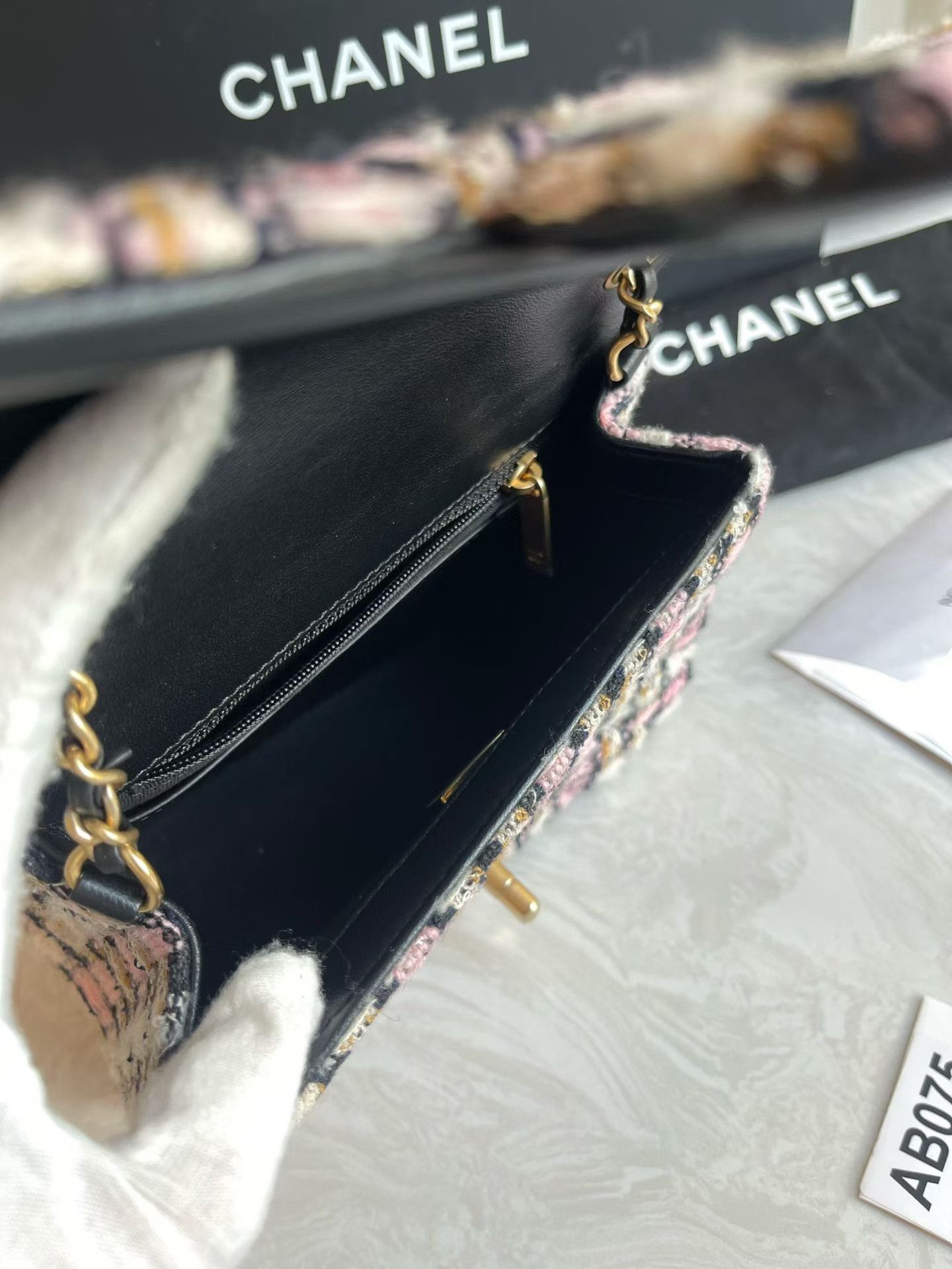 Chanel Pre-loved Bag Very good condition Size ONE SIZE - 8 Thumbnail
