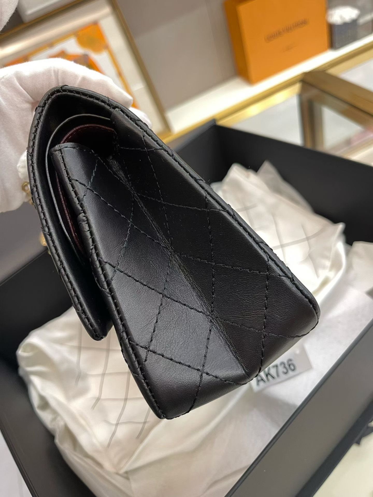 Chanel Pre-loved Bag Very good condition Size ONE SIZE - 5 Thumbnail
