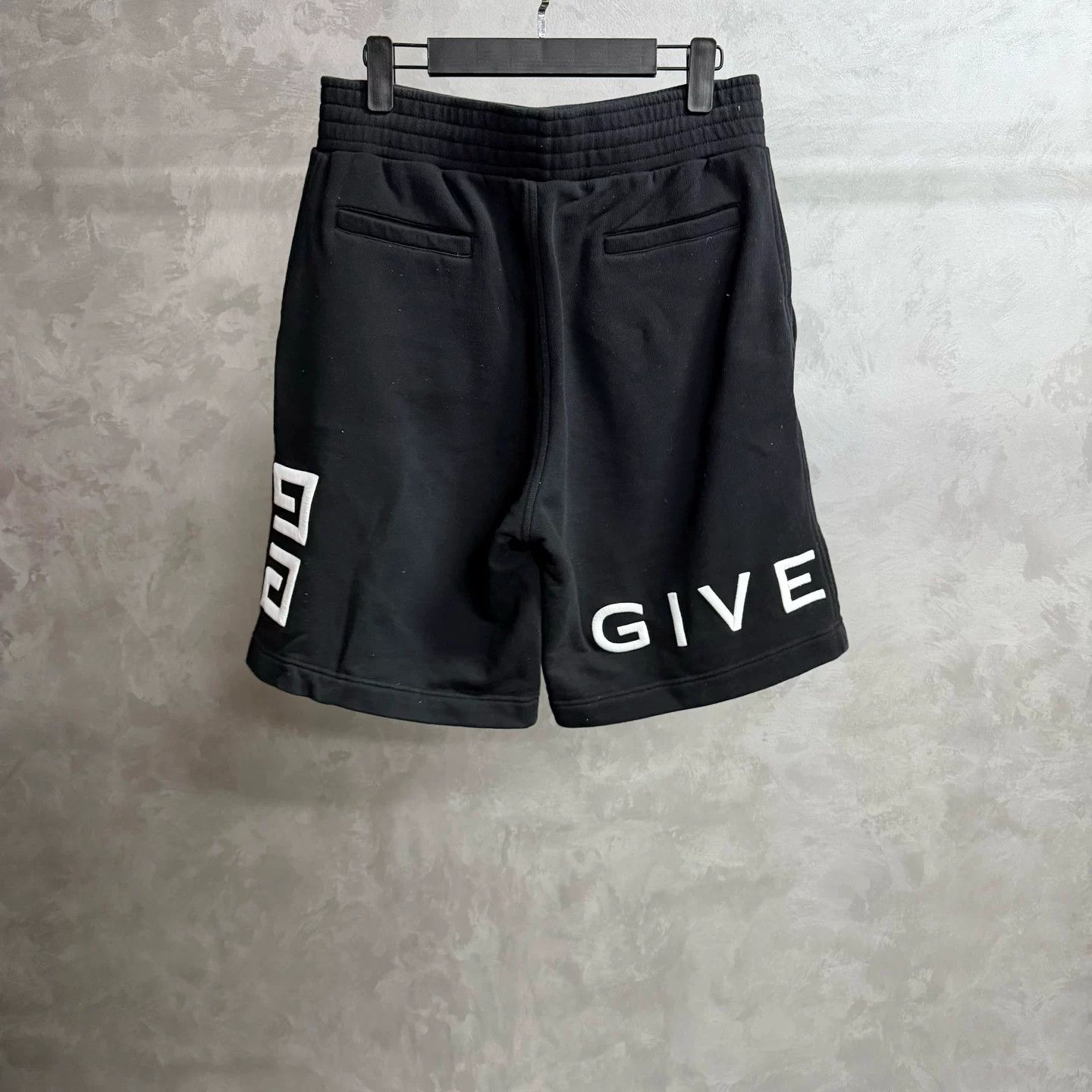 Givenchy Givenchy Retro Printed Black T-Shirt M Women Size M / US 6-8 / IT 42-44 - 4 Thumbnail