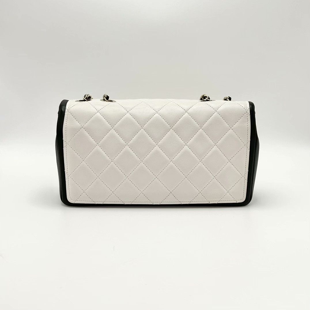 Chanel Pre-loved Bag Very good condition Size ONE SIZE - 2 Thumbnail