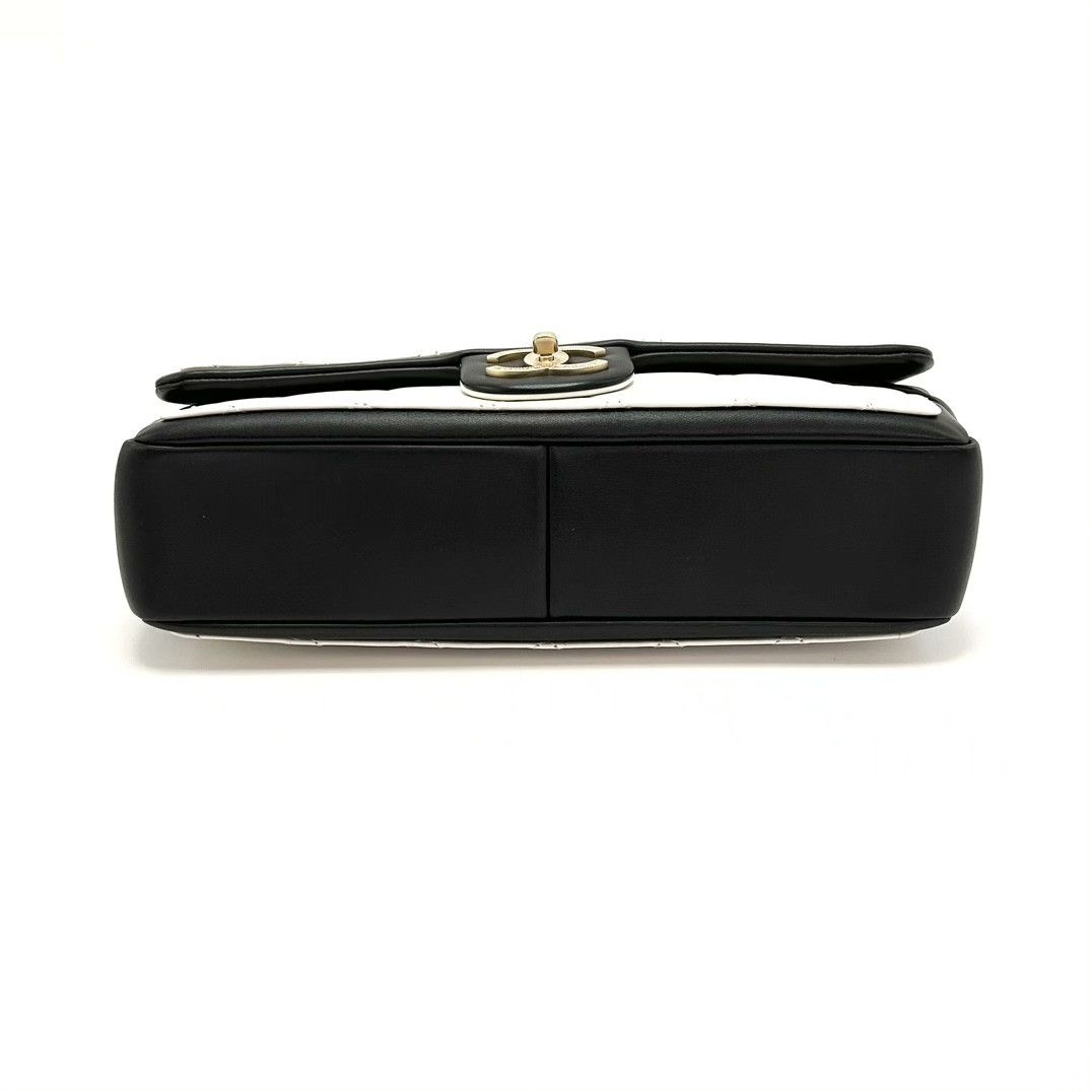 Chanel Pre-loved Bag Very good condition Size ONE SIZE - 5 Thumbnail