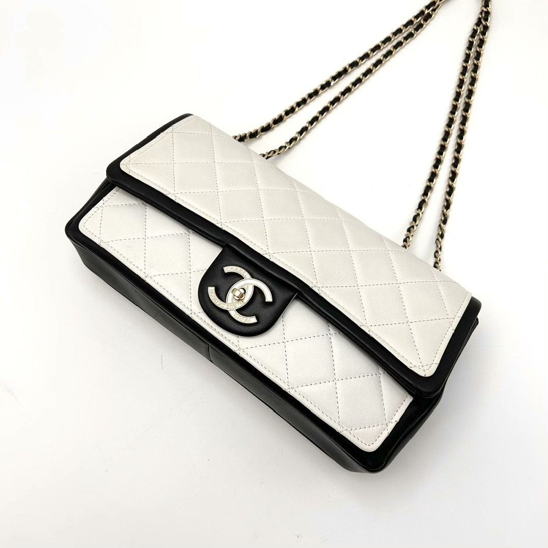 Chanel Pre-loved Bag Very good condition Size ONE SIZE - 4 Thumbnail
