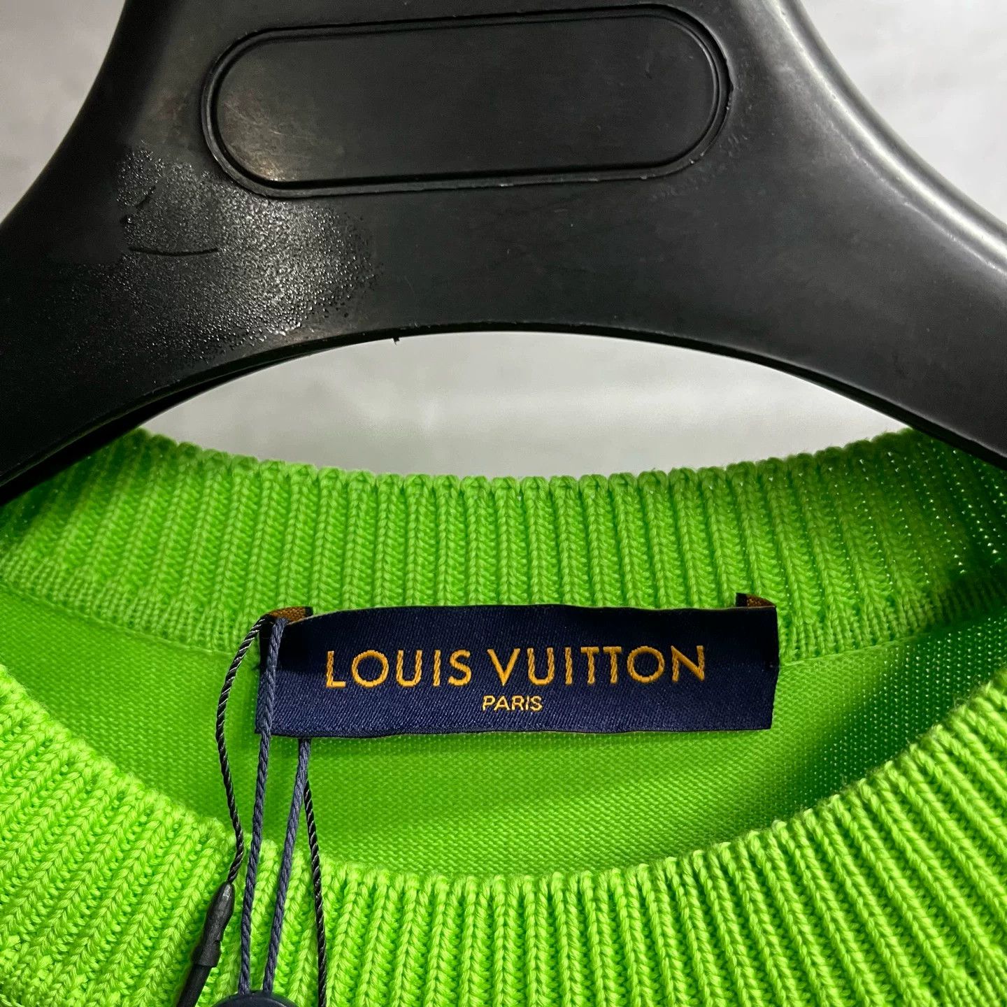 Louis Vuitton Louis Vuitton Green T-Shirt M Women Size M / US 6-8 / IT 42-44 - 2 Thumbnail