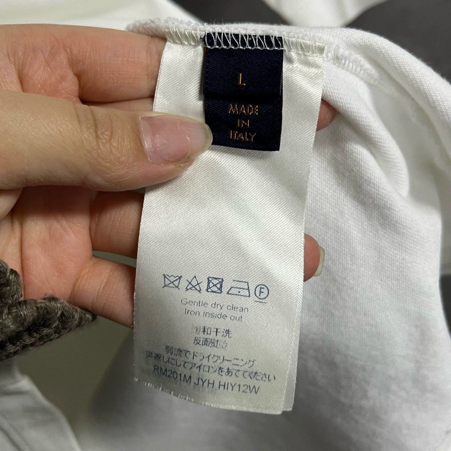Louis Vuitton Louis Vuitton Embroidered White T-Shirt L Women Size ONE SIZE - 4 Thumbnail