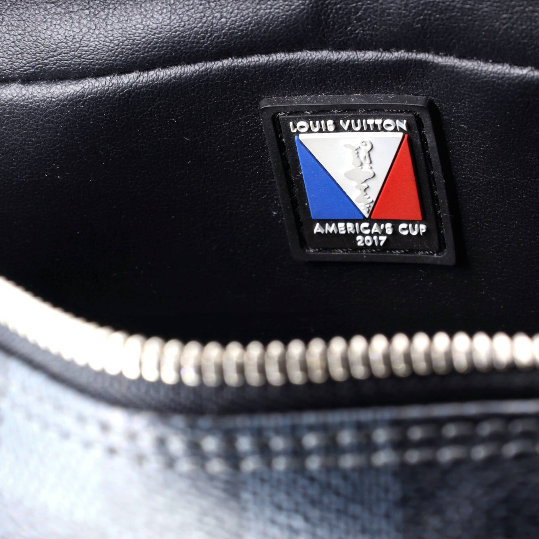 Louis Vuitton Toiletry Pouch Size ONE SIZE - 7 Thumbnail