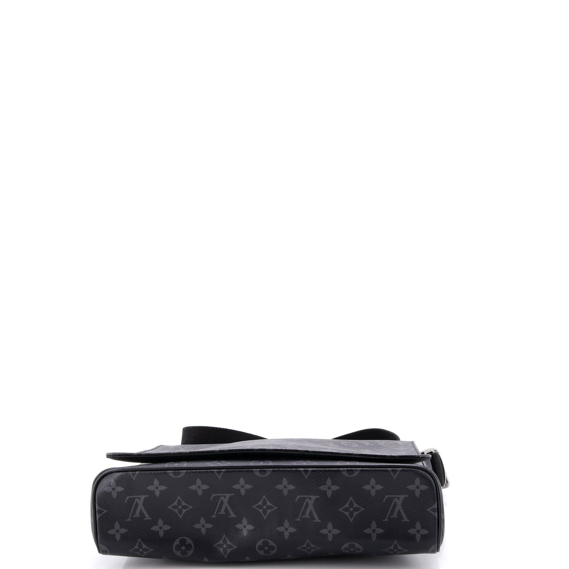 Louis Vuitton District Messenger Bag Size ONE SIZE - 4 Thumbnail