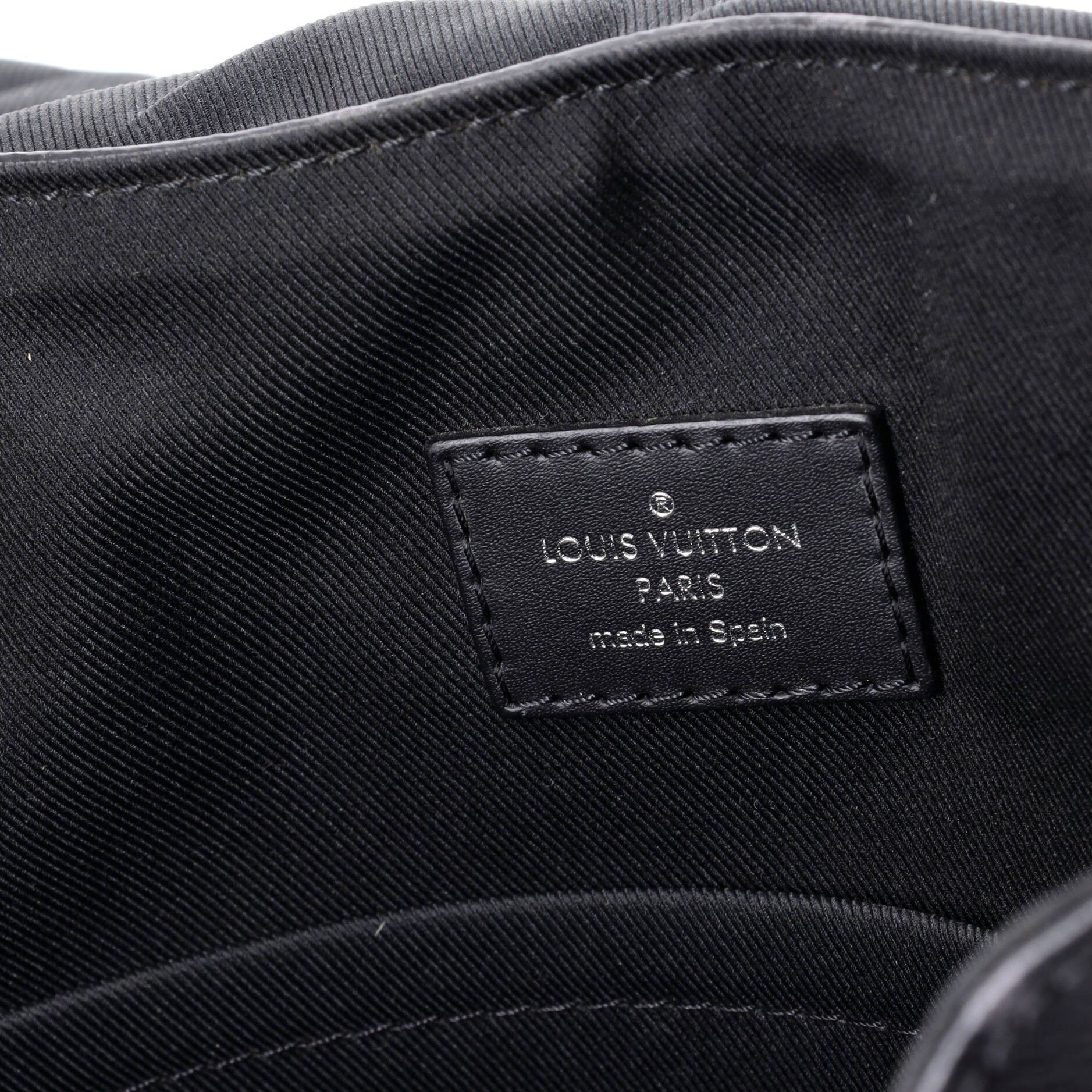 Louis Vuitton District Messenger Bag Size ONE SIZE - 7 Thumbnail