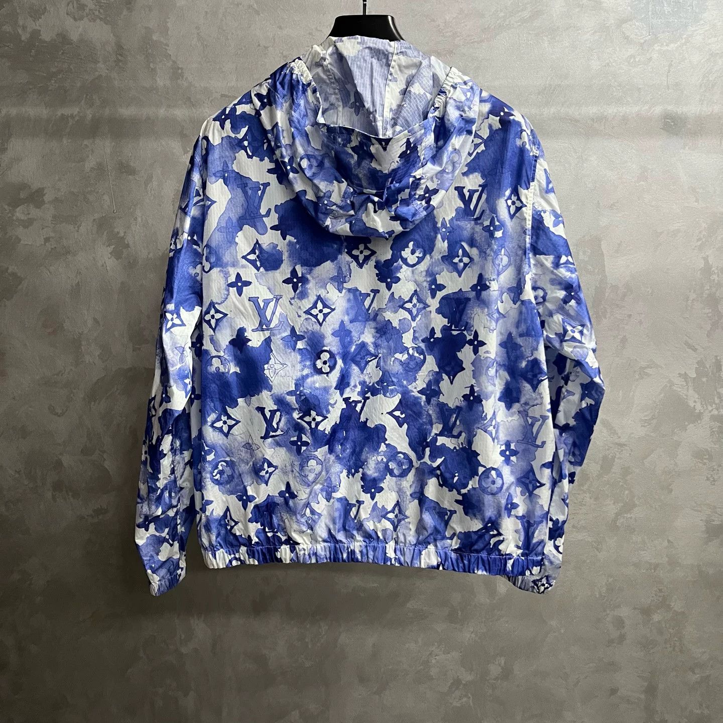 Louis Vuitton Louis Vuitton Retro Printed Blue T-Shirt 46 Women Size L / US 10 / IT 46 - 5 Thumbnail