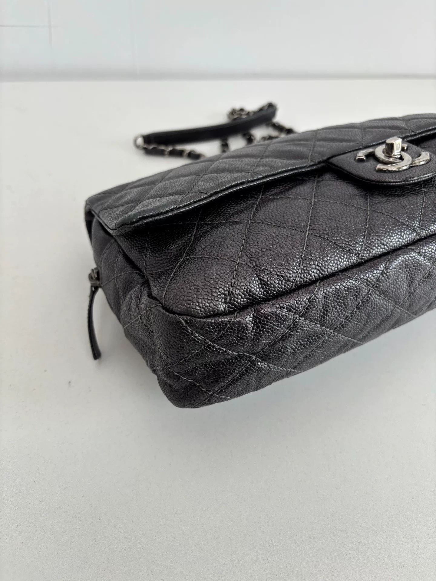 Chanel Pre-loved Bag Very good condition Size ONE SIZE - 3 Thumbnail