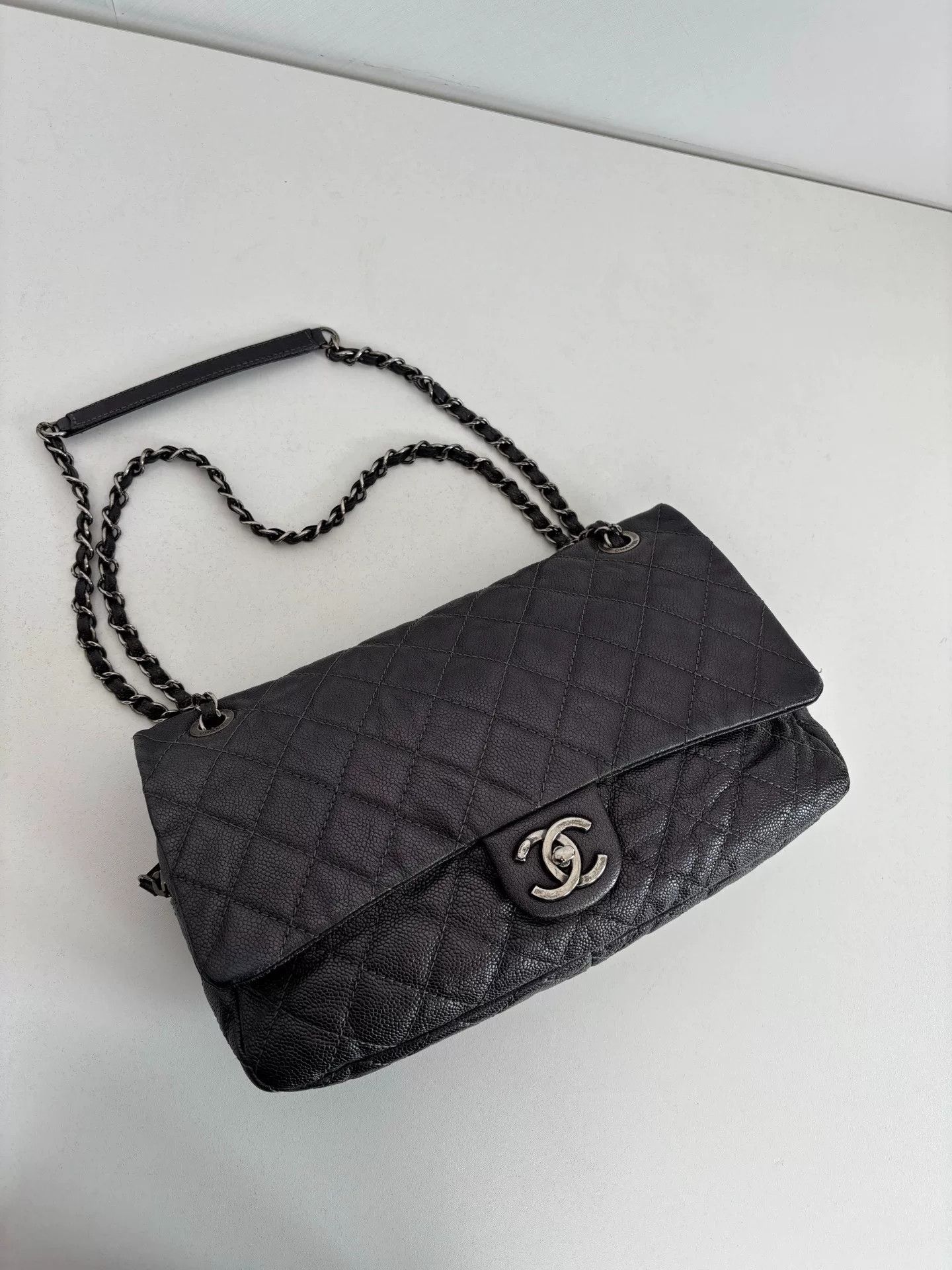 Chanel Pre-loved Bag Very good condition Size ONE SIZE - 2 Thumbnail