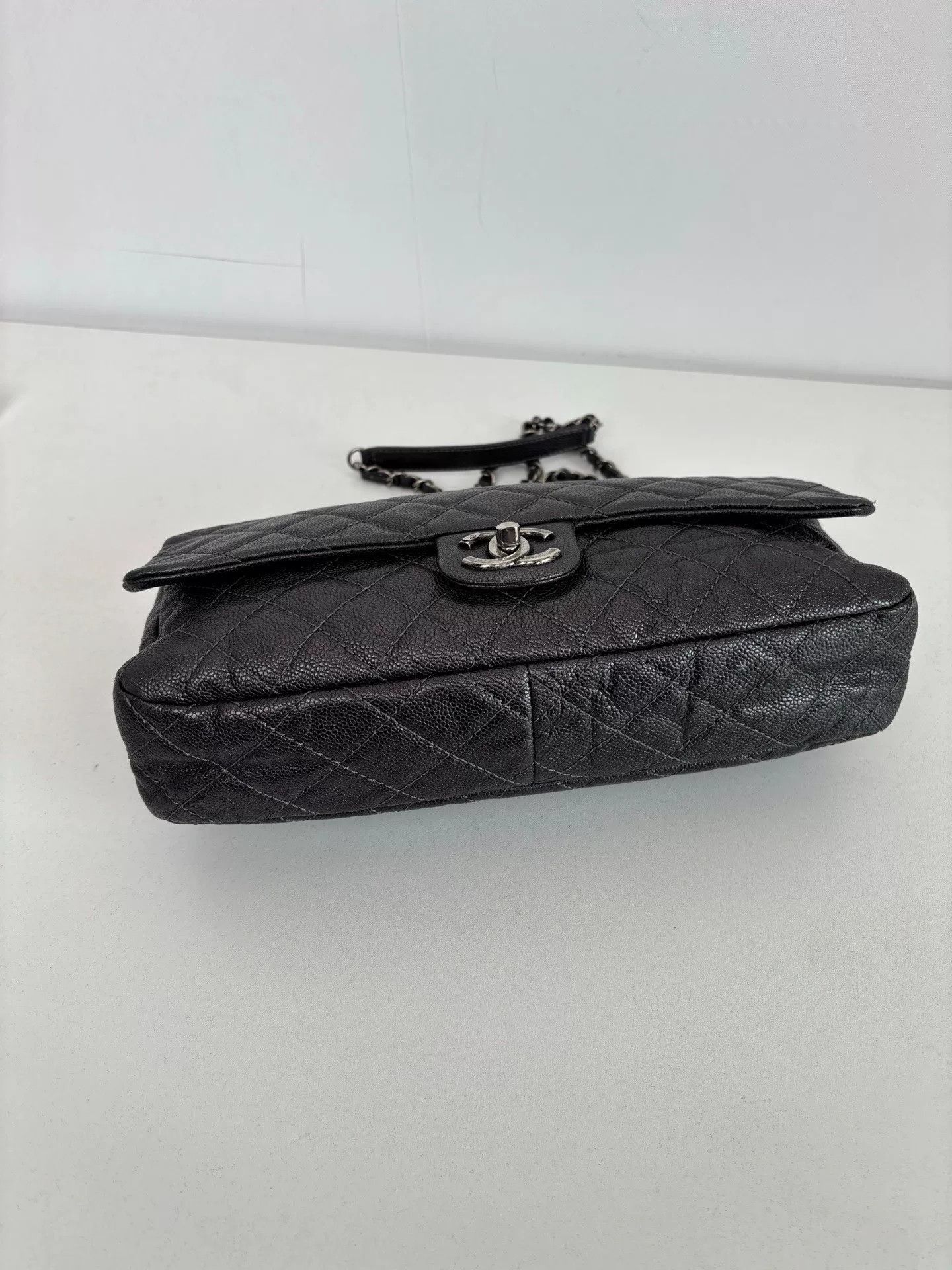 Chanel Pre-loved Bag Very good condition Size ONE SIZE - 4 Thumbnail