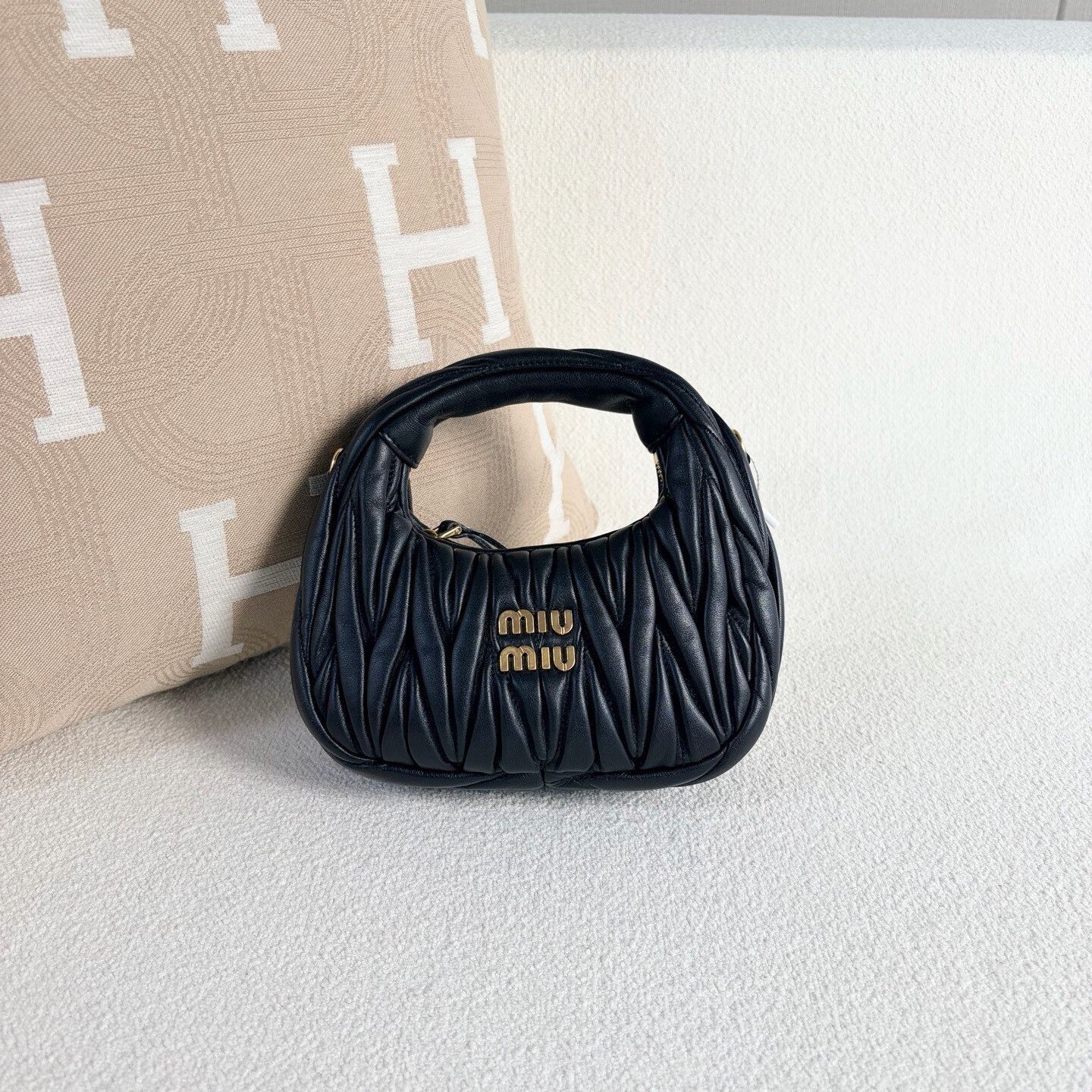 Miu Miu Pre-loved Bag Very good condition Size ONE SIZE - 2 Thumbnail