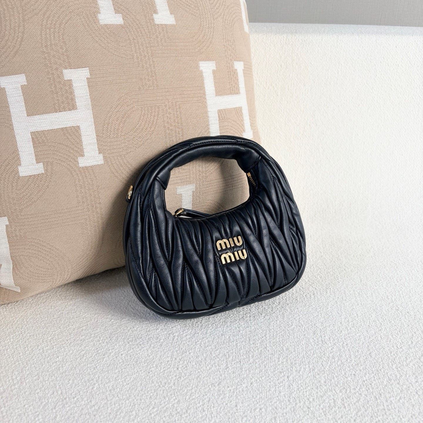 Miu Miu Pre-loved Bag Very good condition Size ONE SIZE - 6 Thumbnail