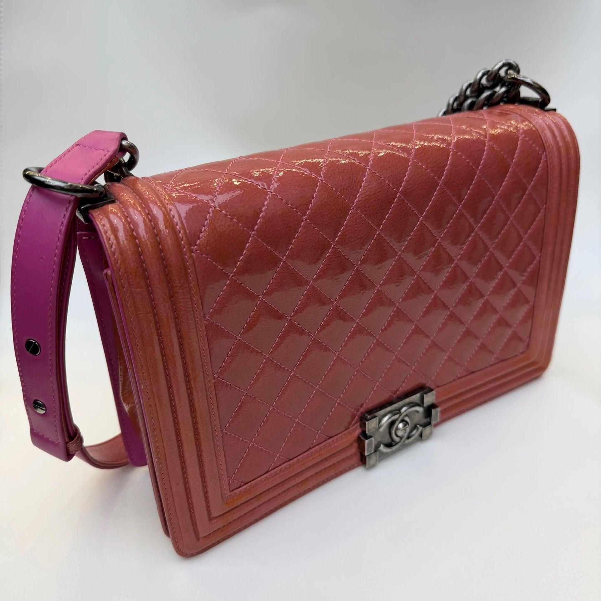 Chanel Pre-loved Bag Very good condition Size ONE SIZE - 2 Thumbnail