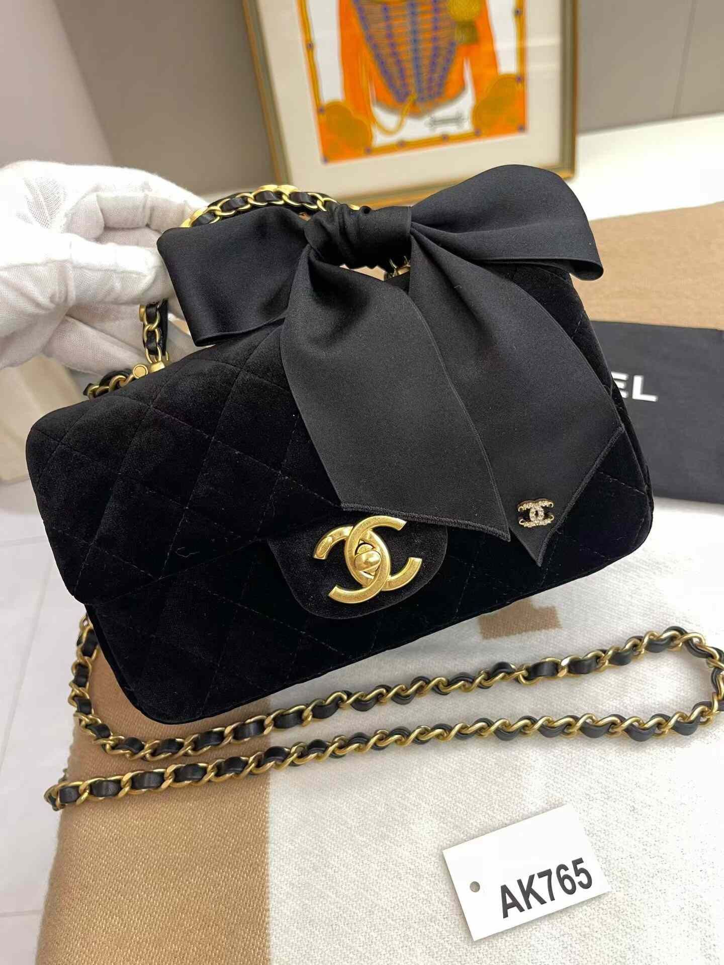 Chanel Pre-loved Bag Very good condition Size ONE SIZE - 4 Thumbnail