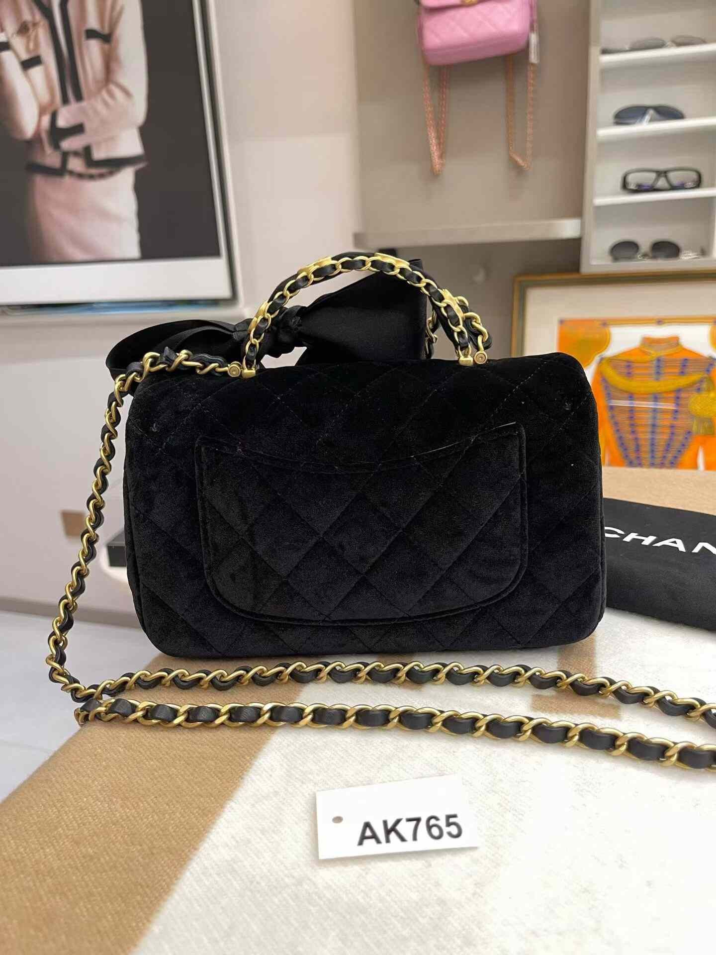 Chanel Pre-loved Bag Very good condition Size ONE SIZE - 7 Thumbnail