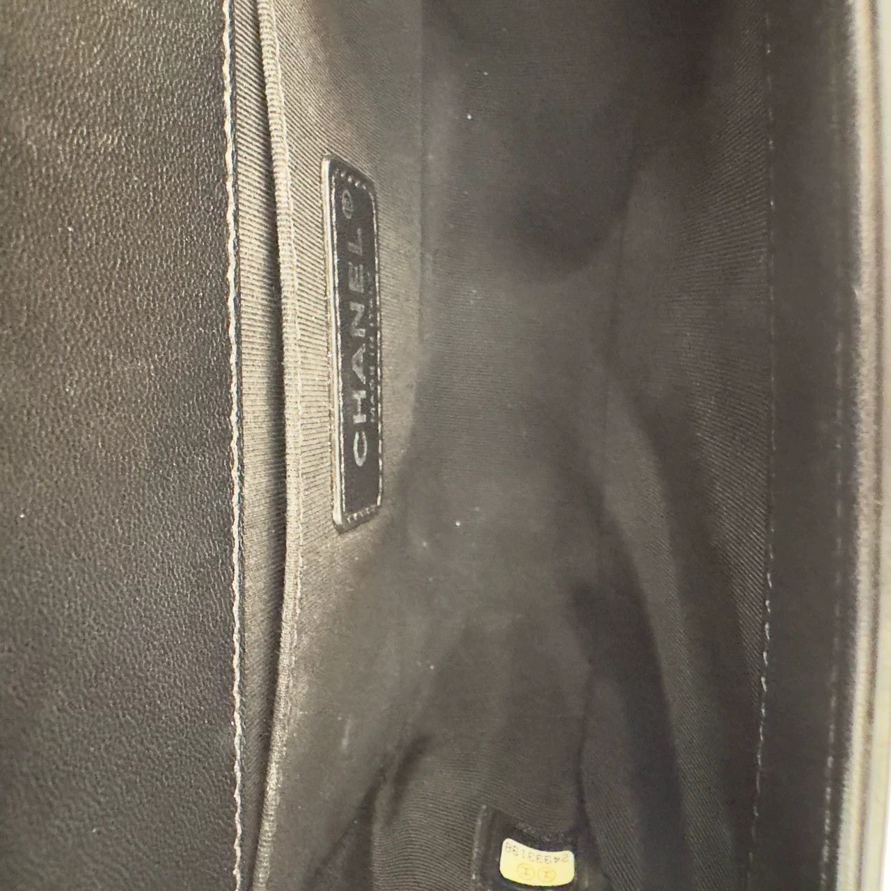 Chanel Pre-loved Bag Very good condition Size ONE SIZE - 8 Thumbnail