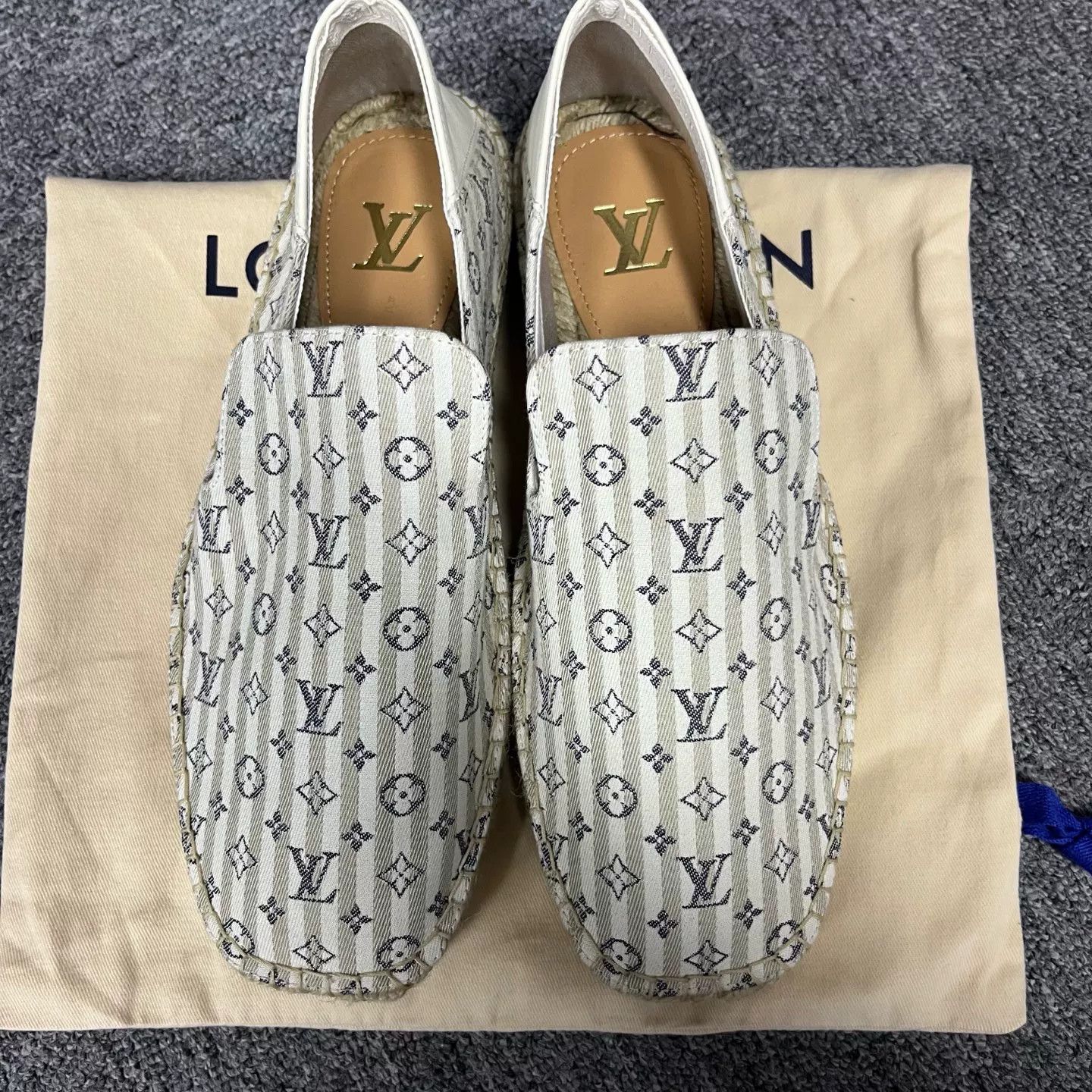 Louis Vuitton Louis Vuitton Casual Lowtop Sneakers 6 Women Size US 6 / IT 36 - 2 Thumbnail
