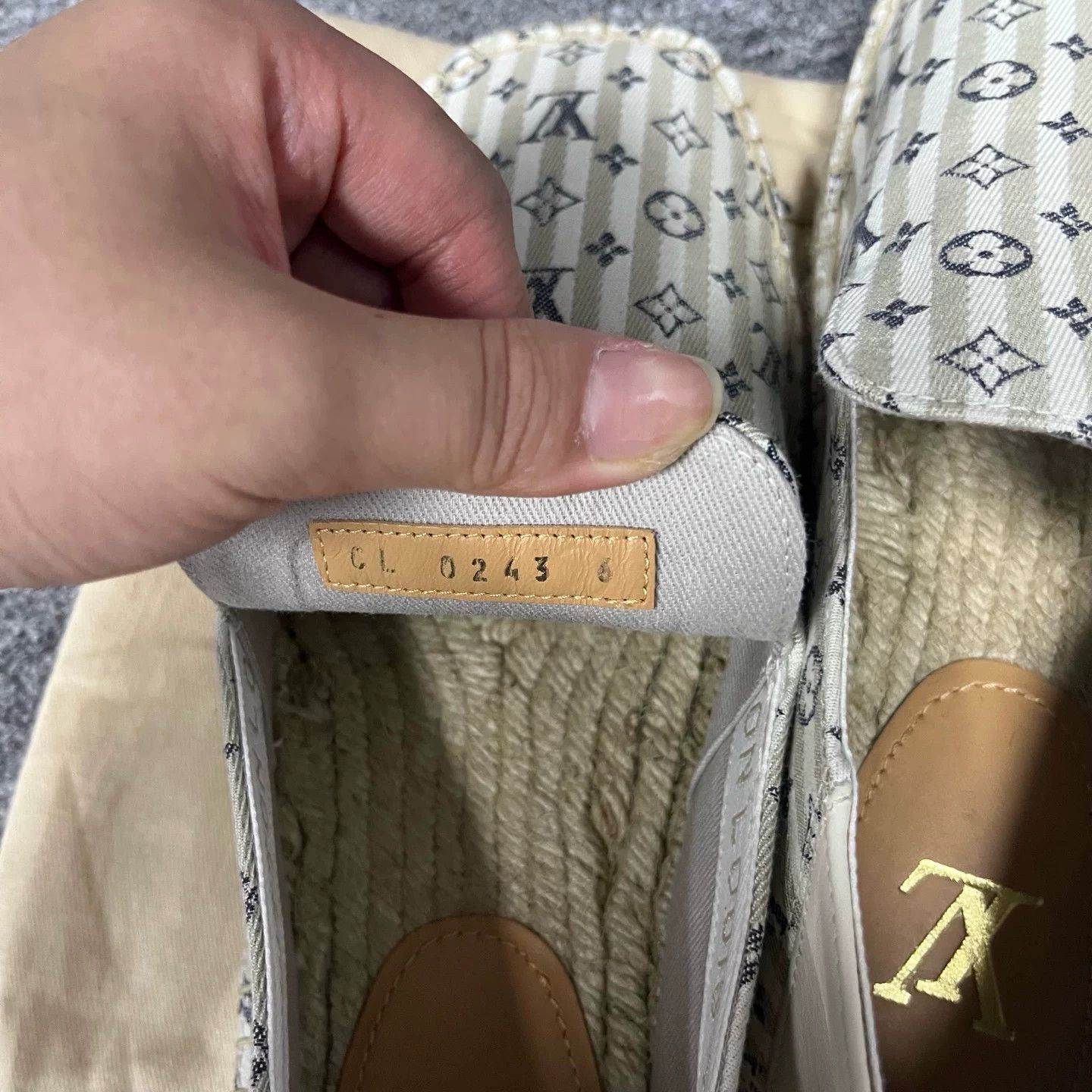 Louis Vuitton Louis Vuitton Casual Lowtop Sneakers 6 Women Size US 6 / IT 36 - 4 Thumbnail