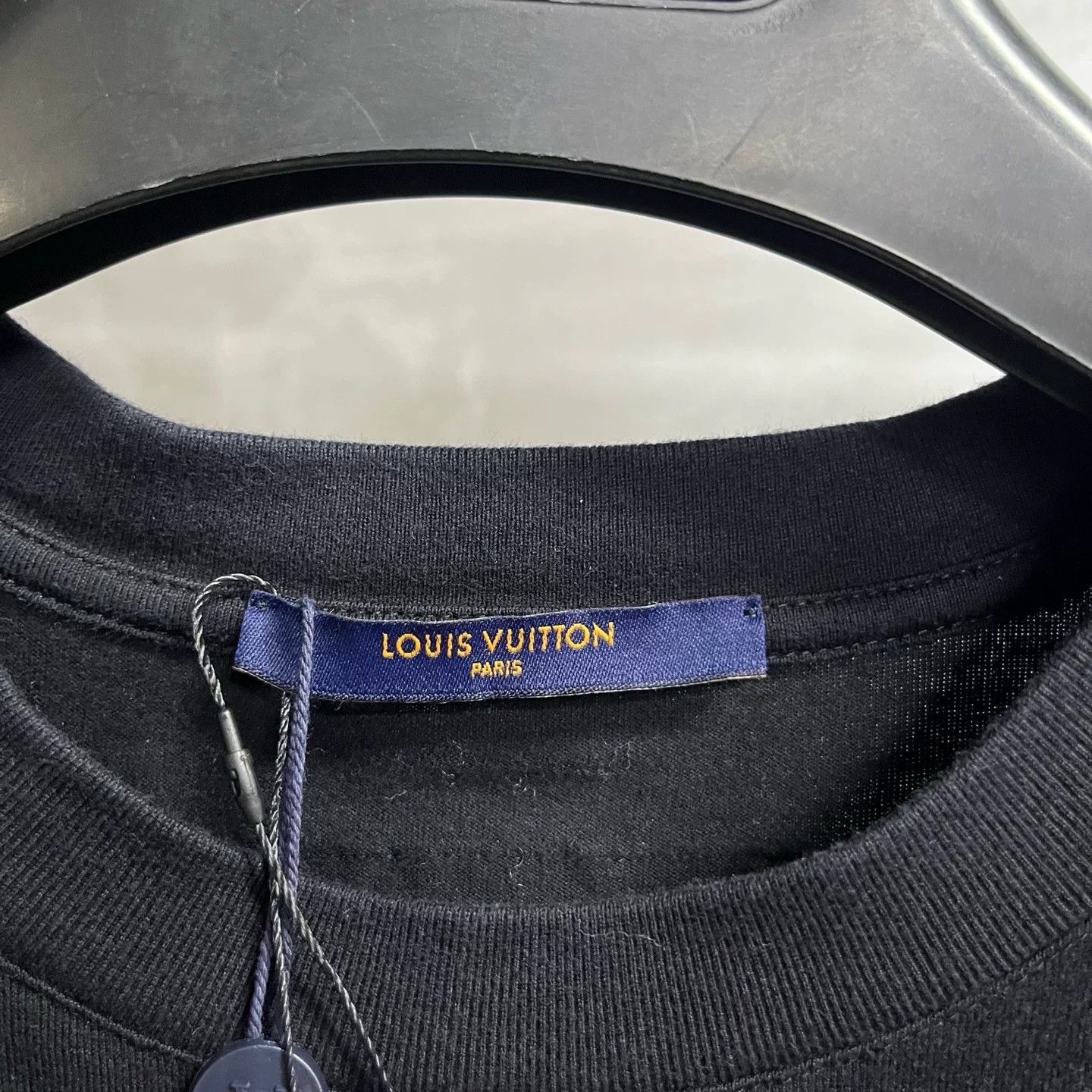 Louis Vuitton Louis Vuitton Printed Graphic Black T-Shirt XL Women Size XL / US 12-14 / IT 48-50 - 2 Thumbnail