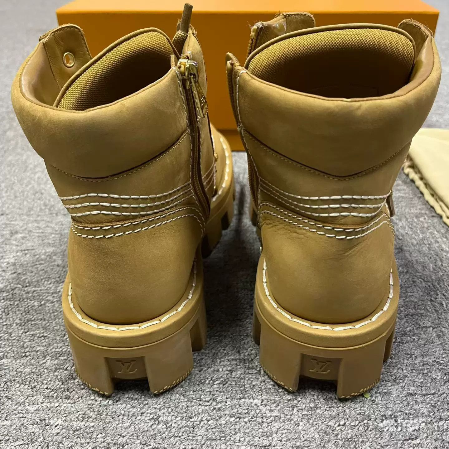 Louis Vuitton Louis Vuitton Brown Lowtop Sneakers 6.5 Women Size US 6.5 / IT 36.5 - 4 Thumbnail
