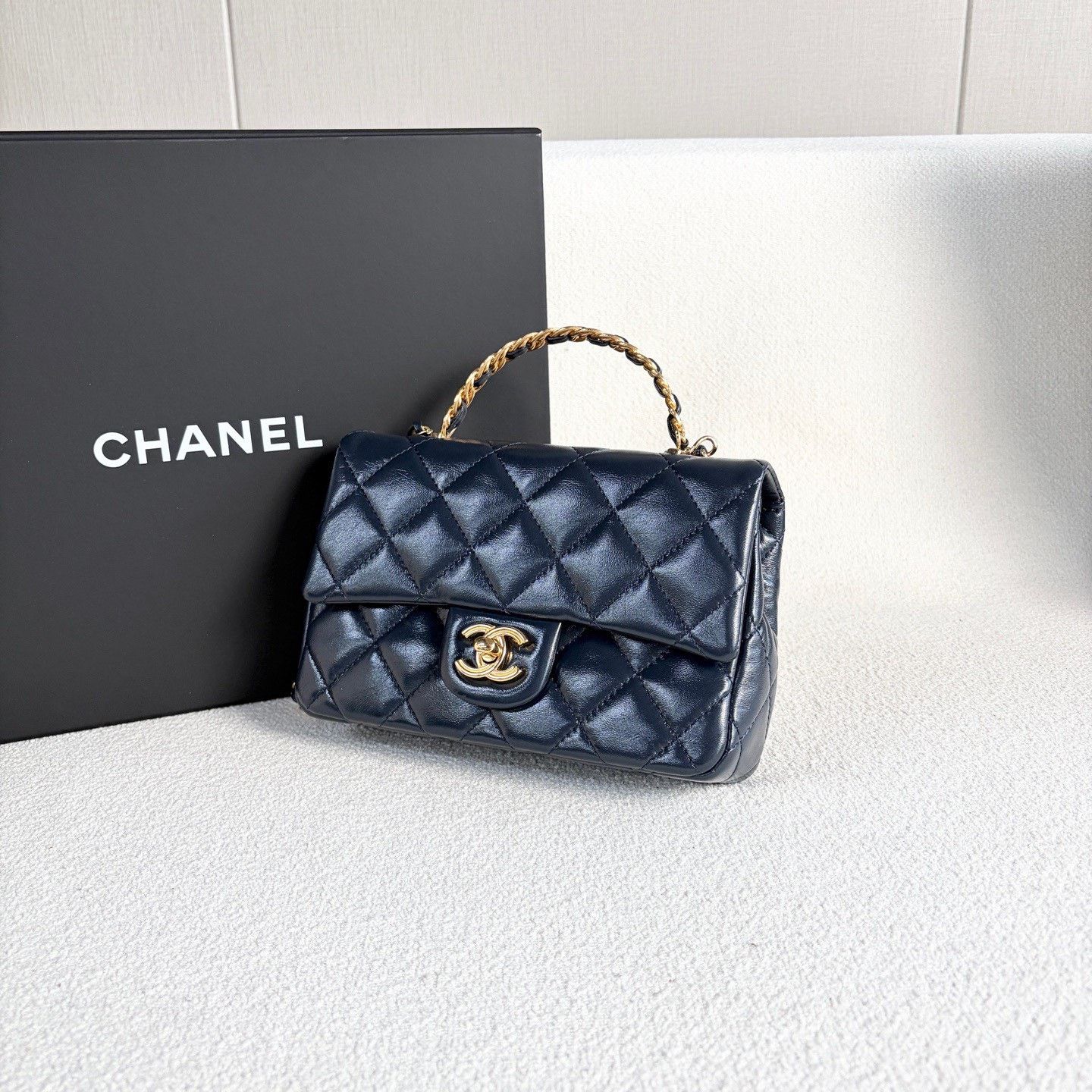 Chanel Pre-loved Bag Very good condition Size ONE SIZE - 4 Thumbnail