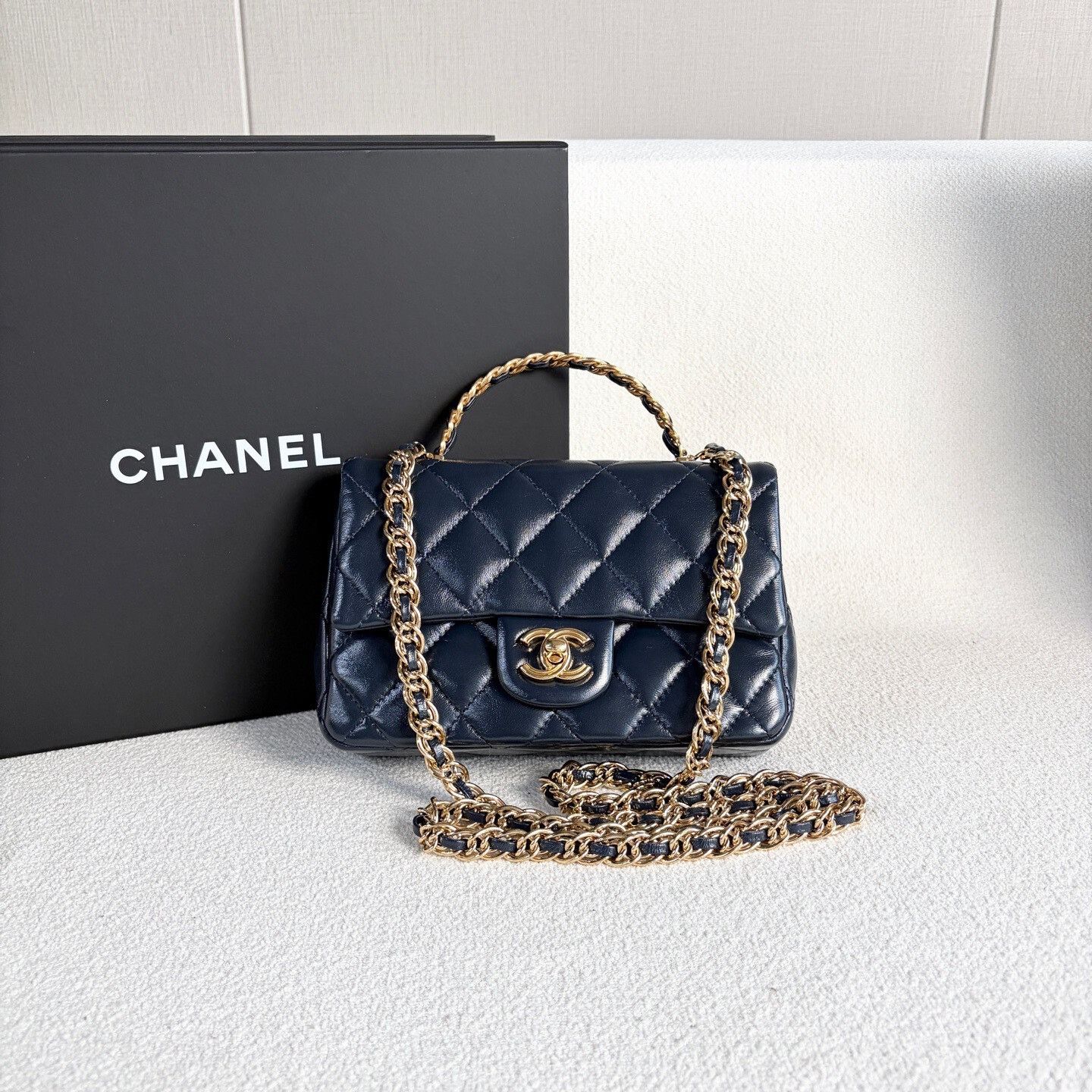 Chanel Pre-loved Bag Very good condition Size ONE SIZE - 2 Thumbnail