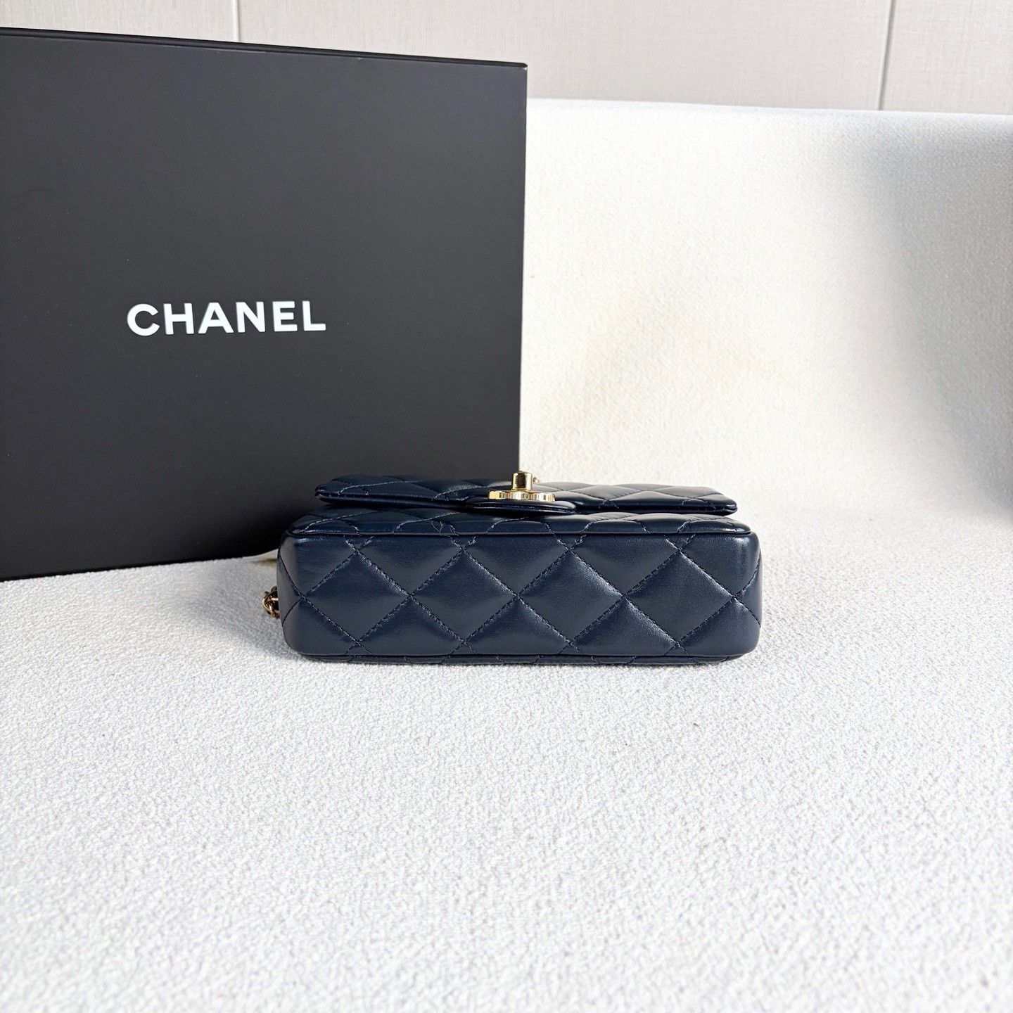 Chanel Pre-loved Bag Very good condition Size ONE SIZE - 5 Thumbnail