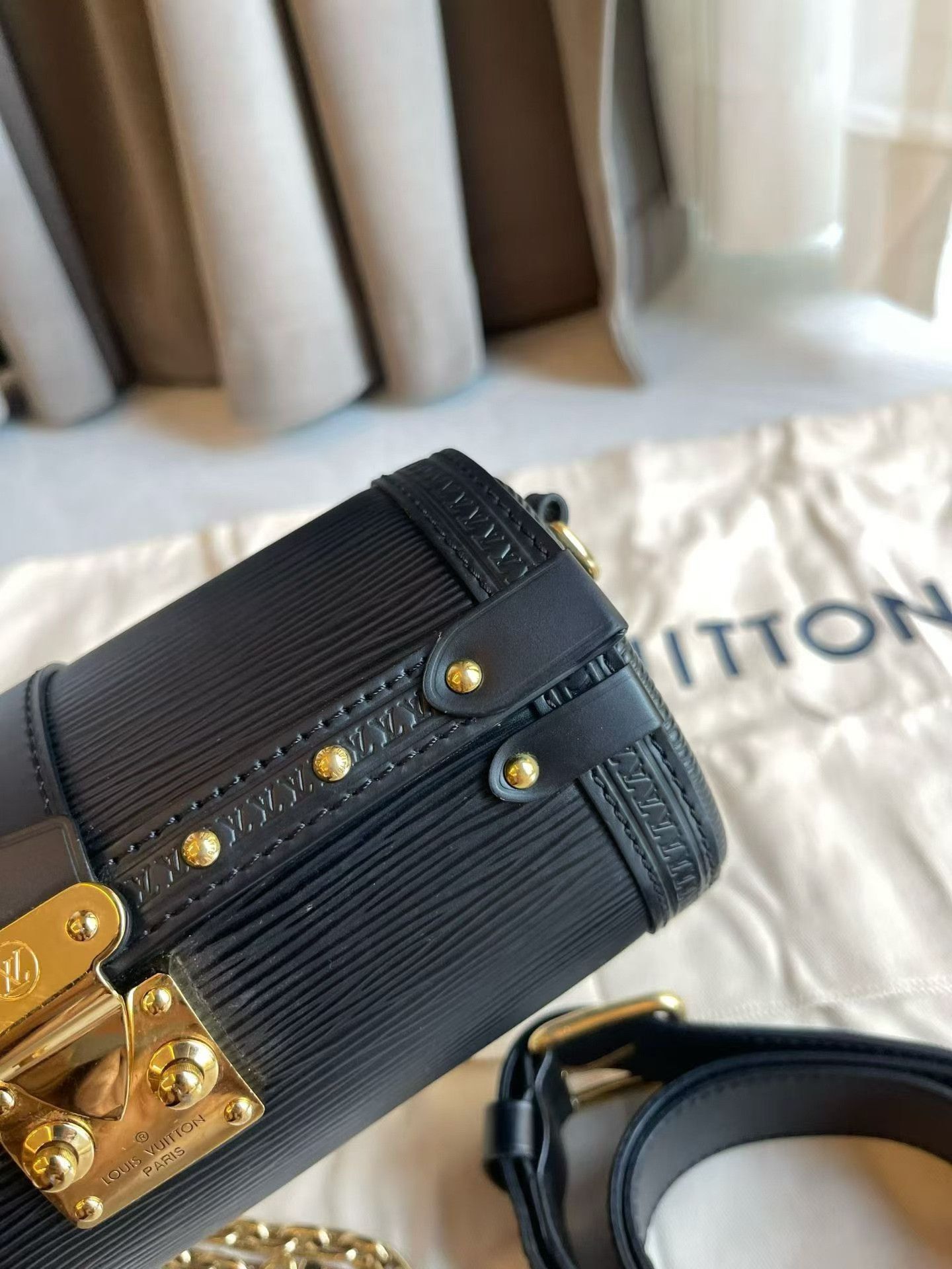 Louis Vuitton Pre-loved Bag Very good condition Size ONE SIZE - 3 Thumbnail