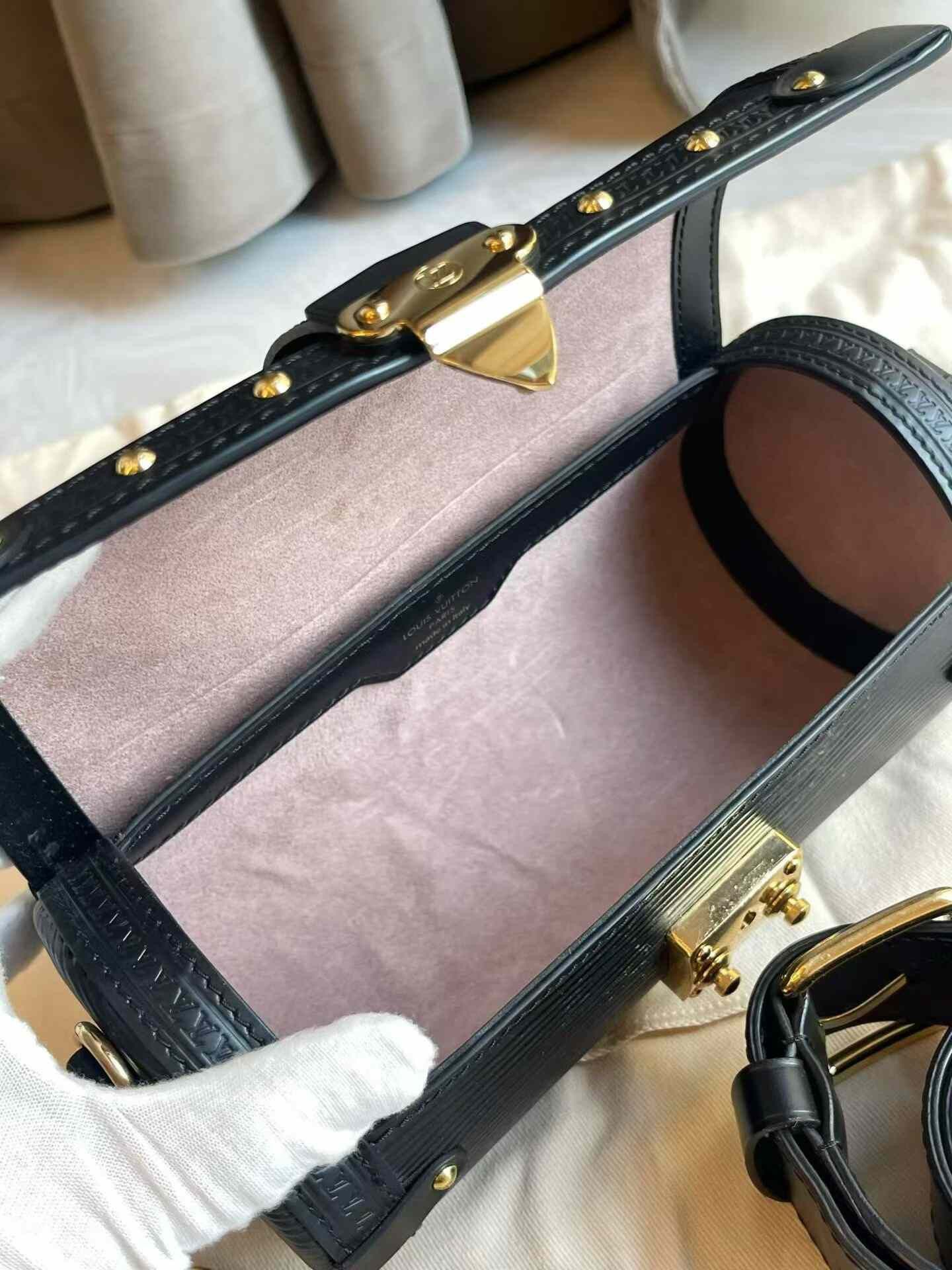 Louis Vuitton Pre-loved Bag Very good condition Size ONE SIZE - 5 Thumbnail