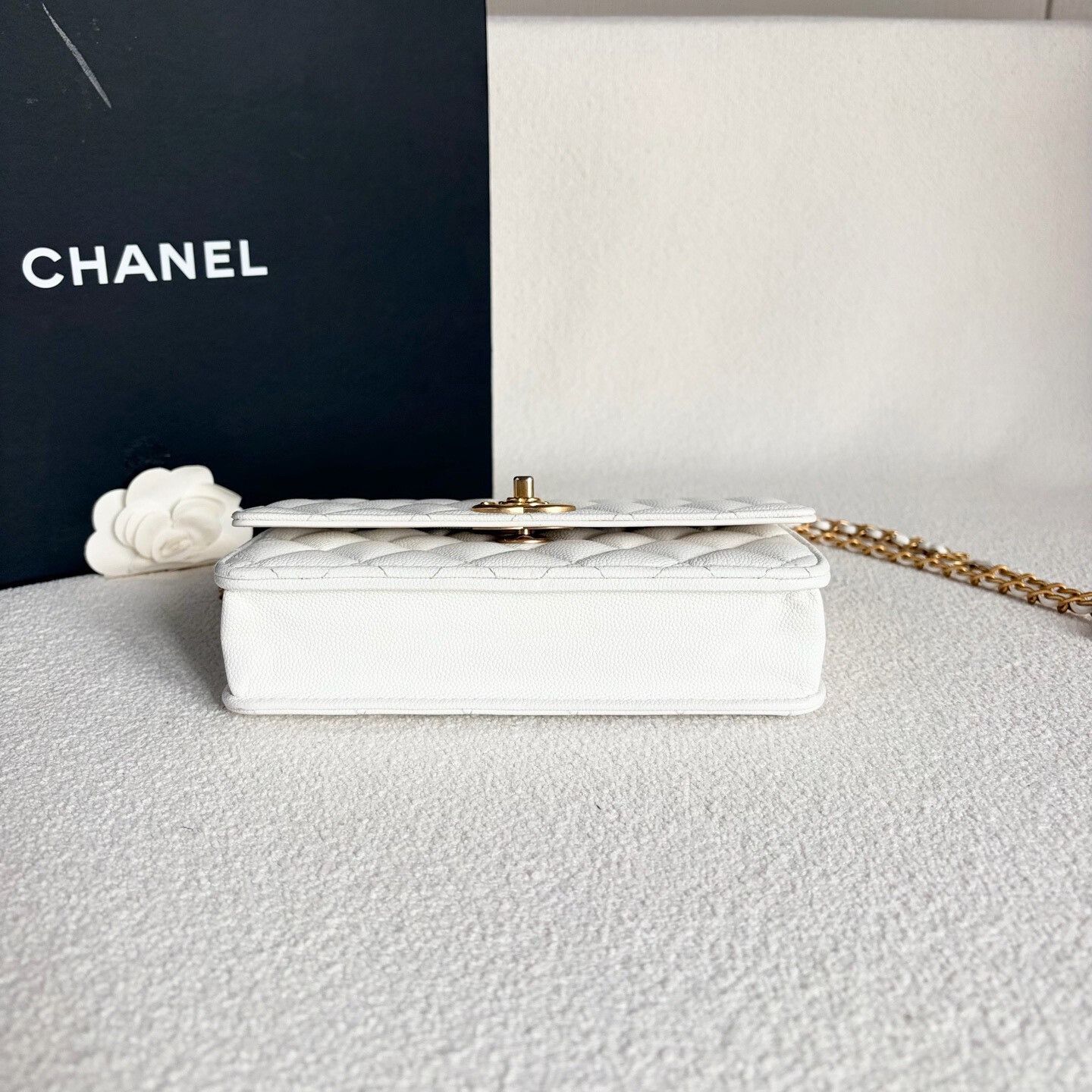 Chanel Pre-loved Bag Very good condition Size ONE SIZE - 5 Thumbnail