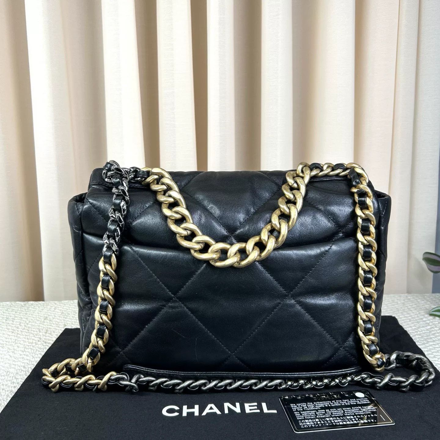 Chanel Pre-loved Bag Very good condition Size ONE SIZE - 2 Thumbnail
